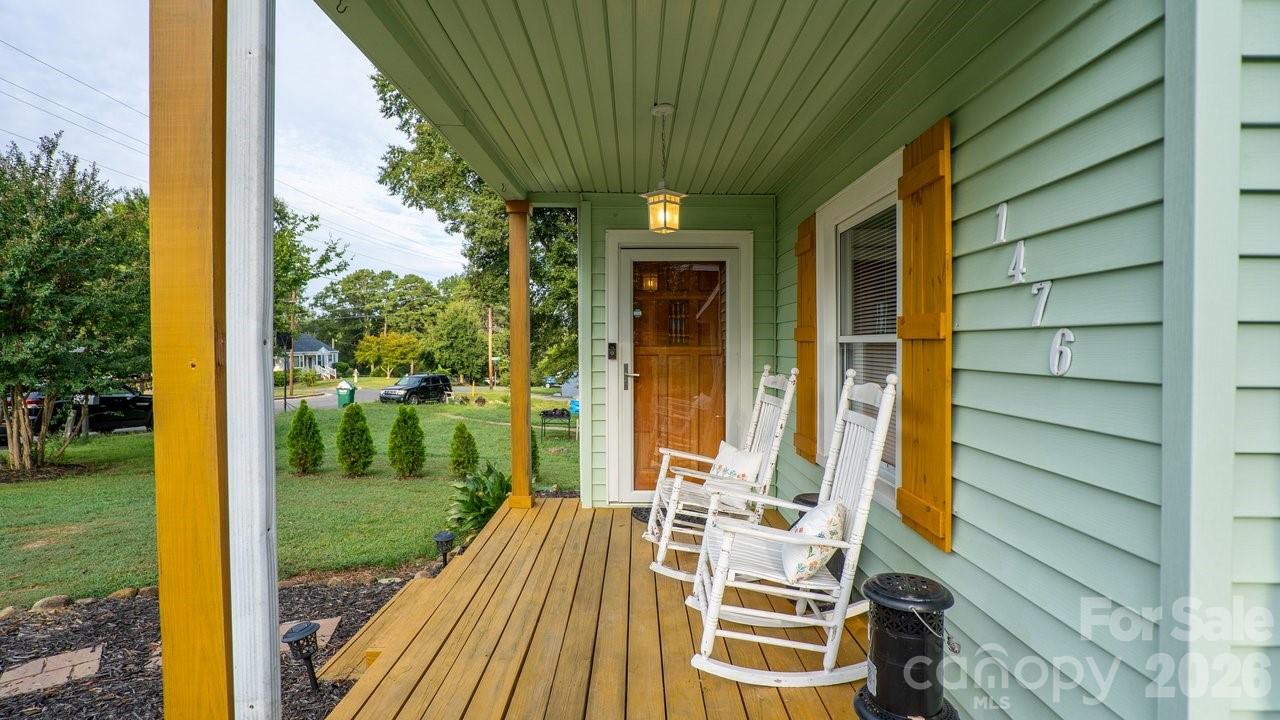 1476 Hickory Avenue Property Photo 2