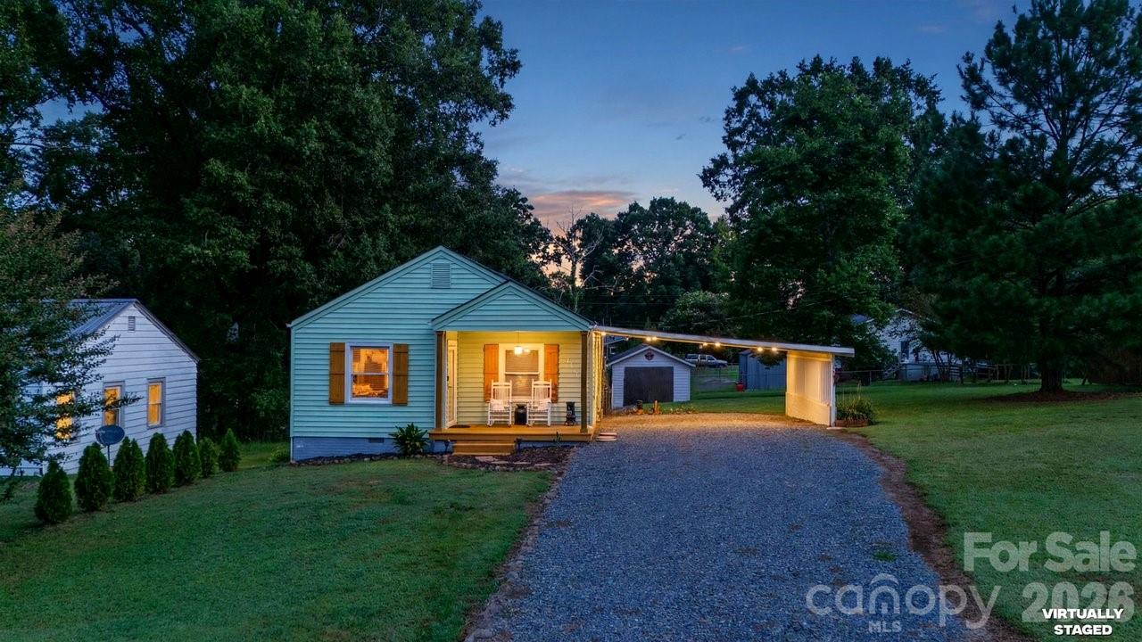 1476 Hickory Avenue Property Photo 3