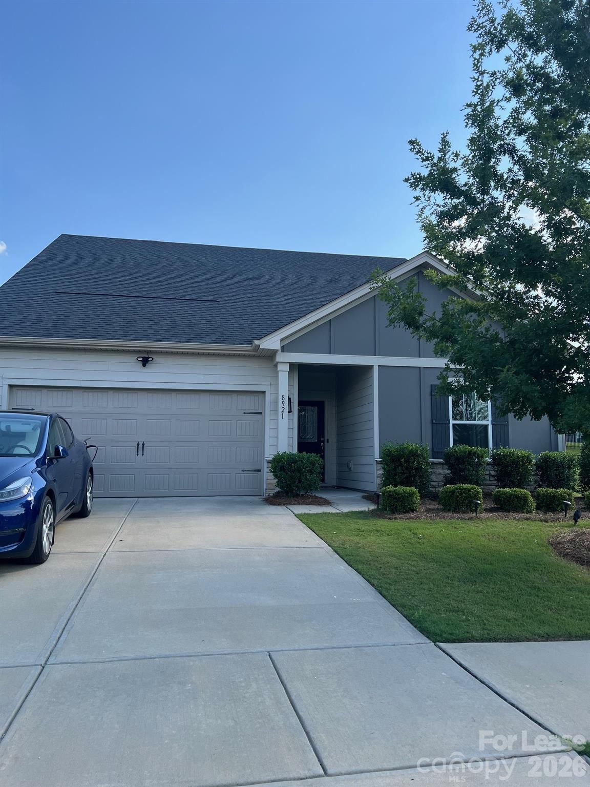 8921 Pennegrove Circle Property Photo 2