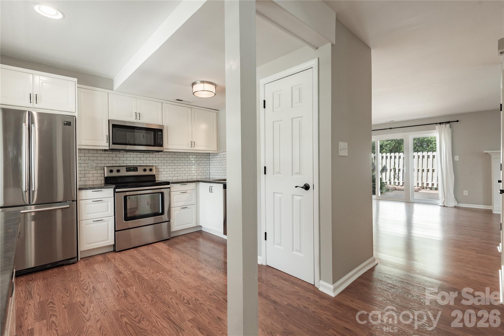 2744 Von Thuringer Court Property Photo 2