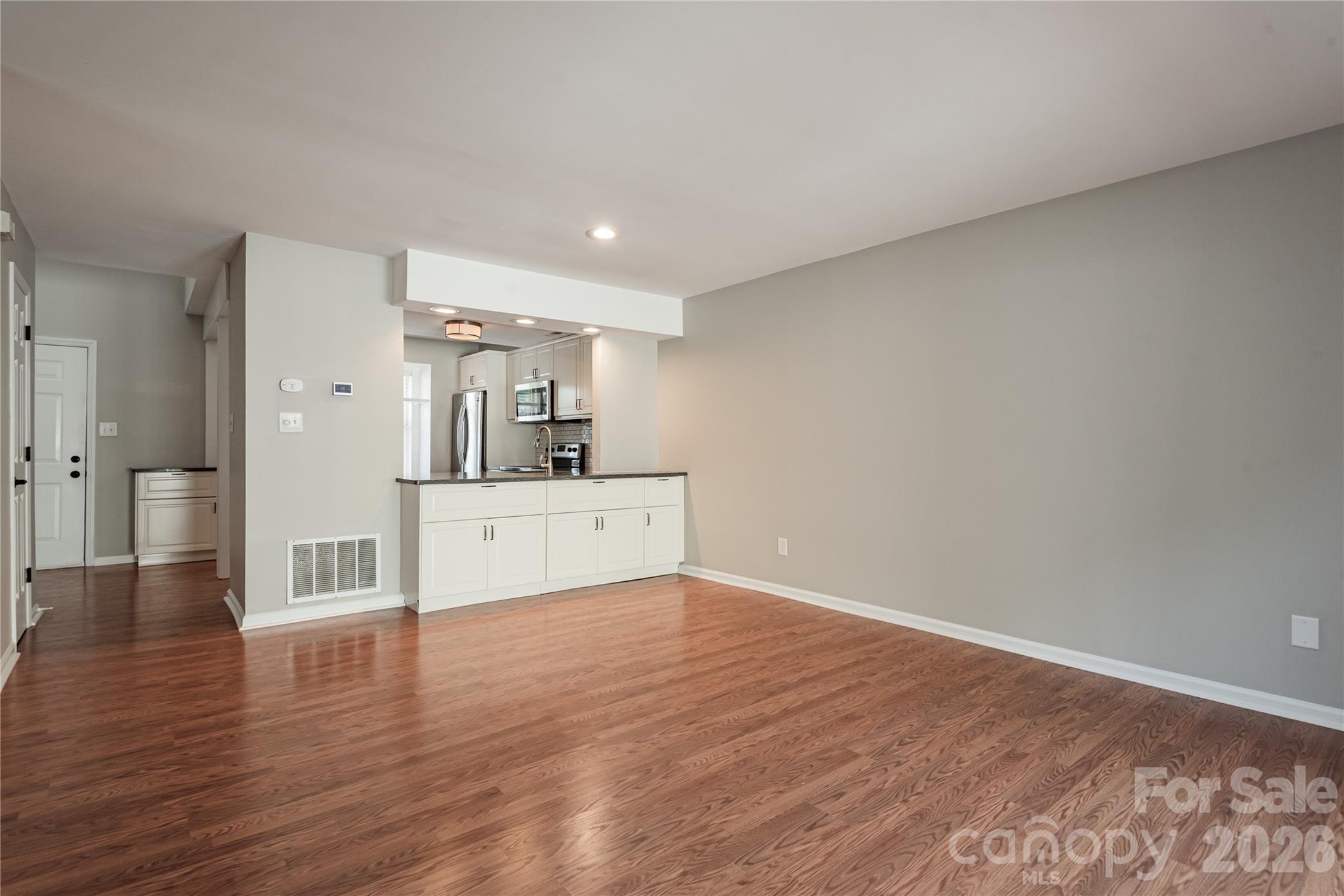2744 Von Thuringer Court Property Photo 6