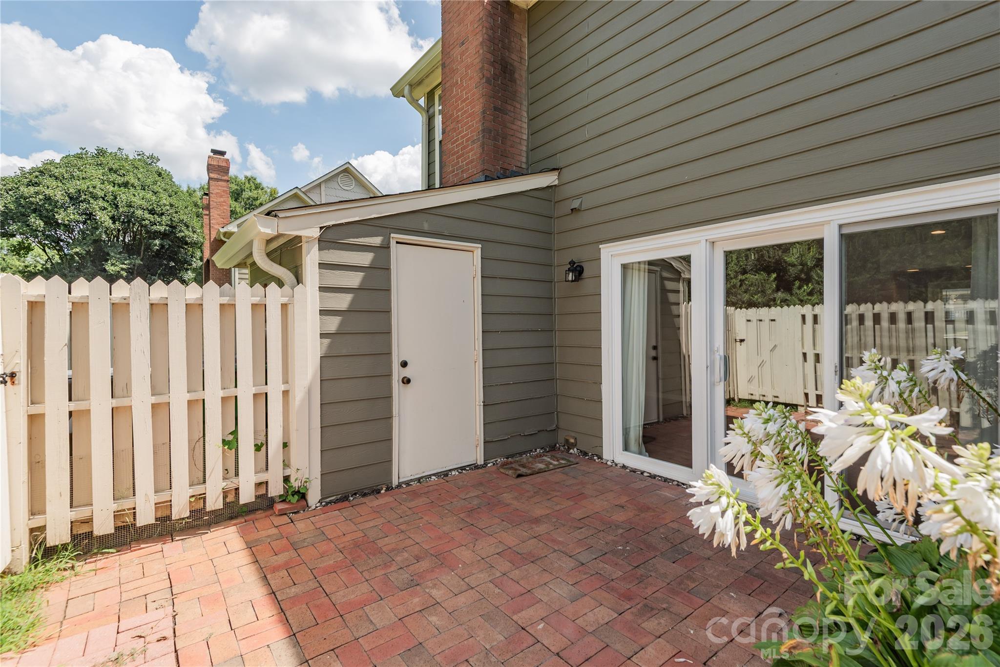 2744 Von Thuringer Court Property Photo 20