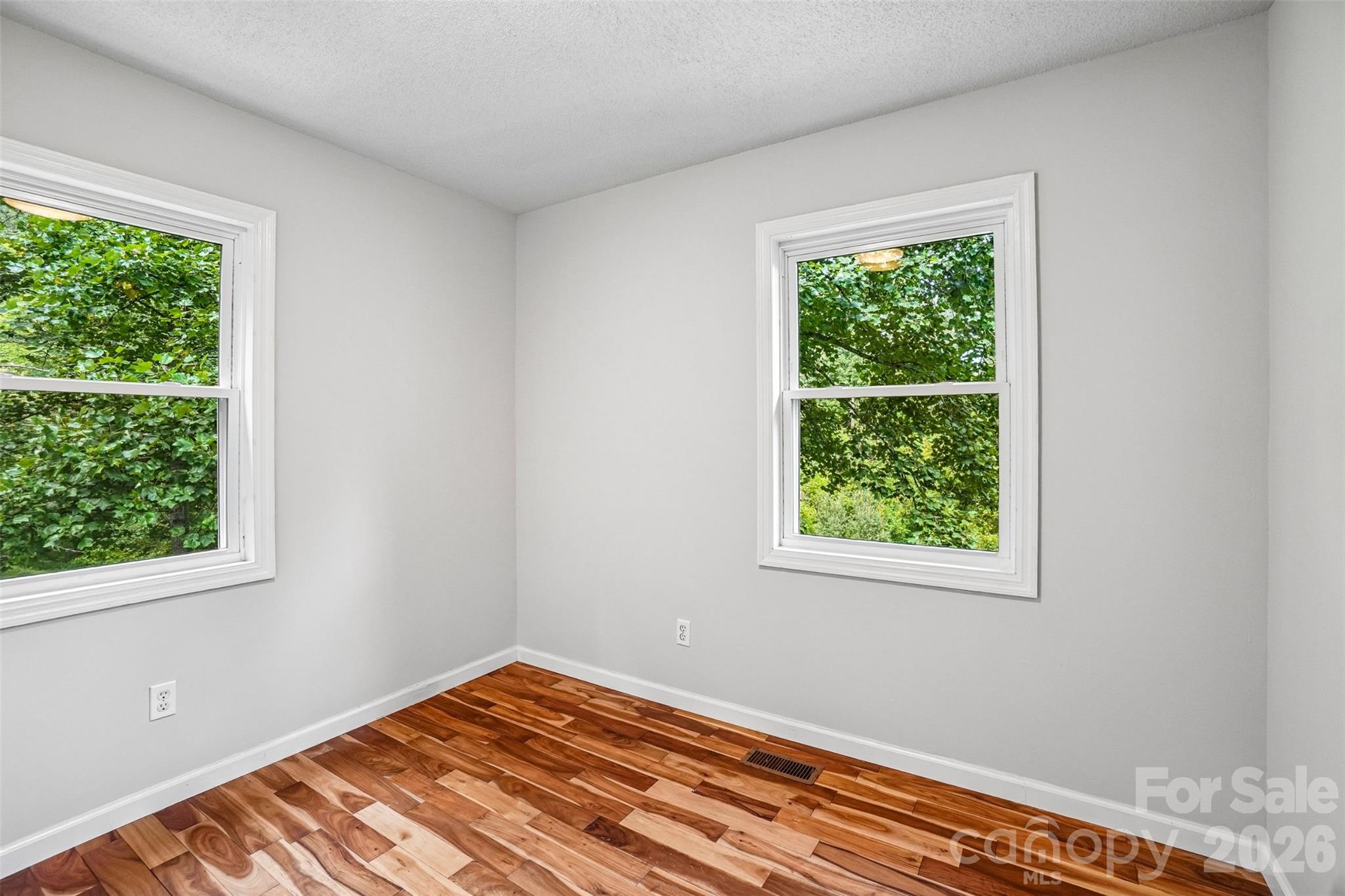 19 Jupiter Heights Property Photo 3