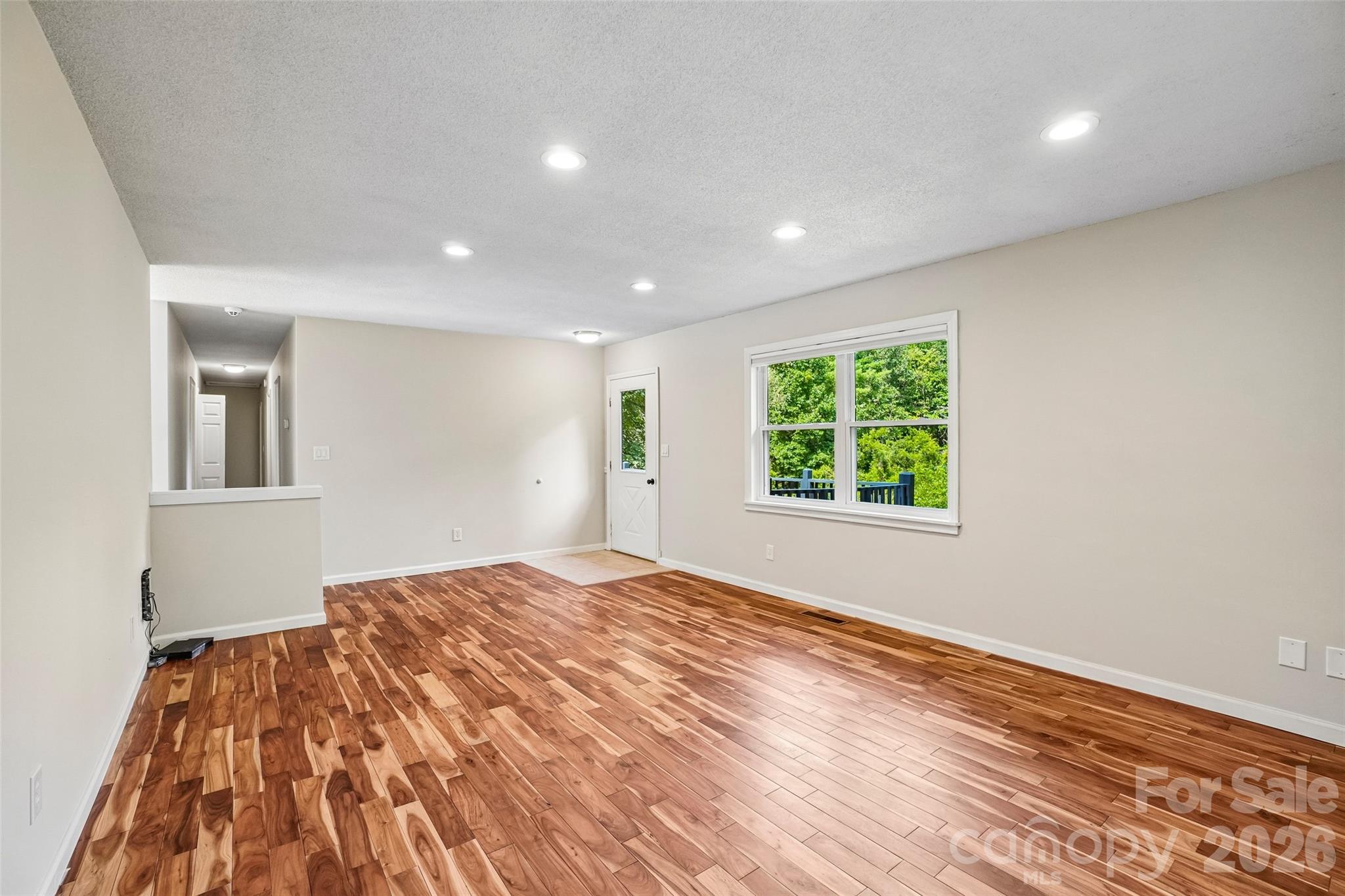 19 Jupiter Heights Property Photo 4