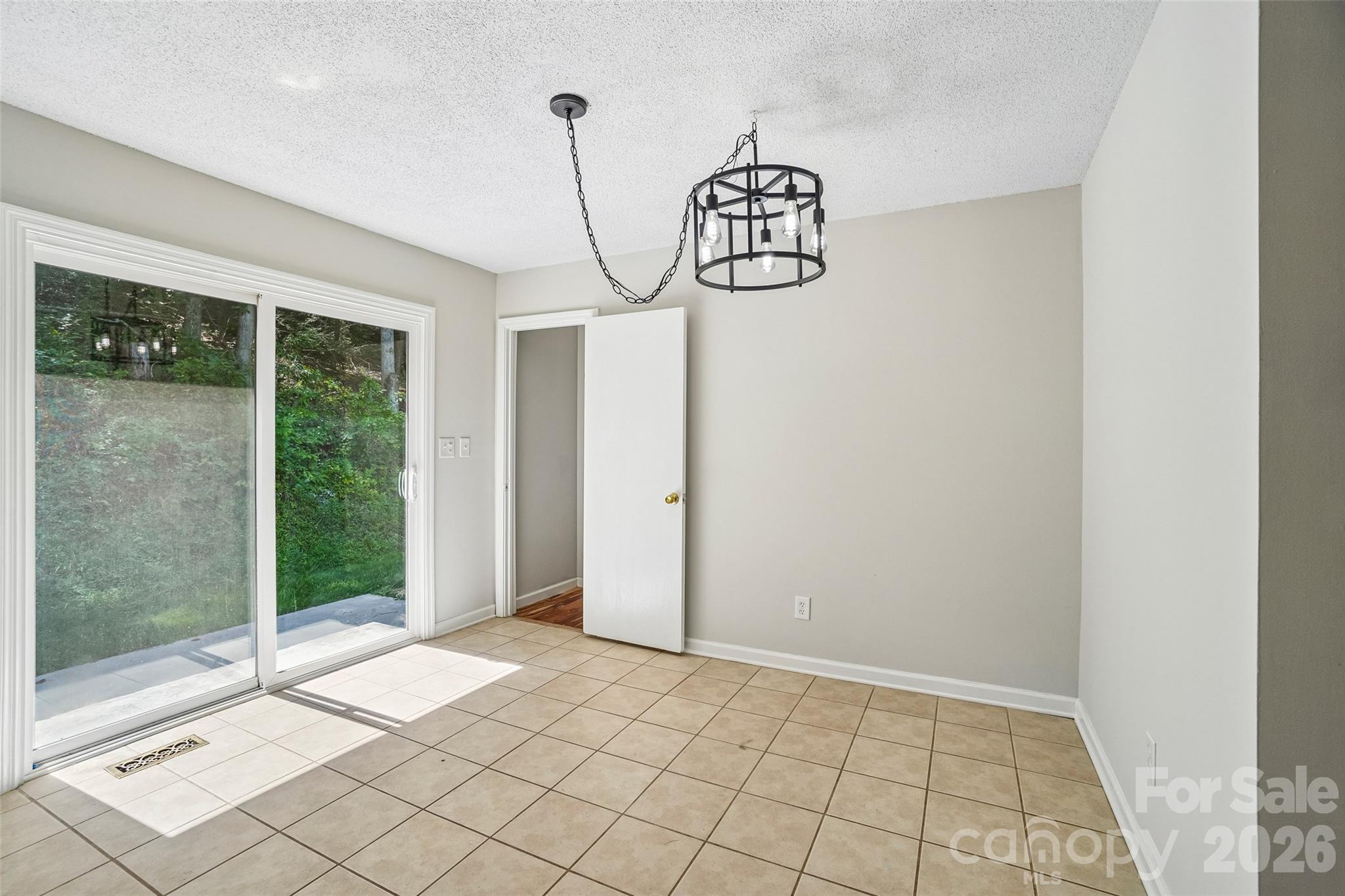 19 Jupiter Heights Property Photo 10