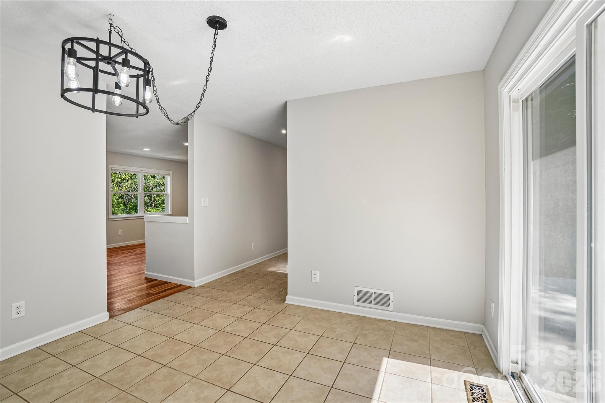 19 Jupiter Heights Property Photo 11