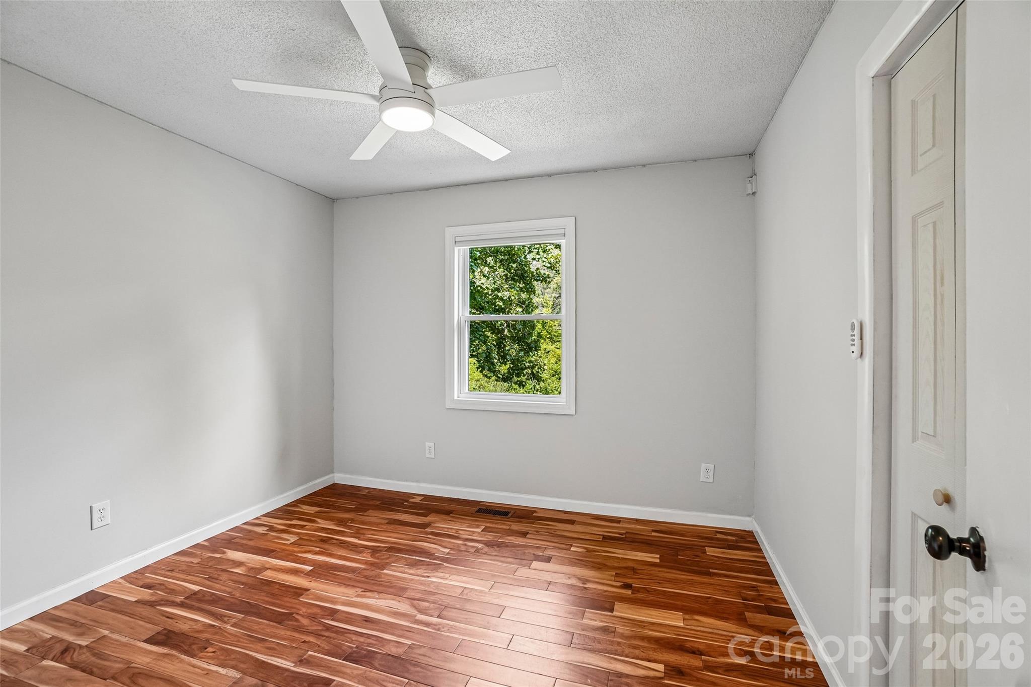 19 Jupiter Heights Property Photo 13