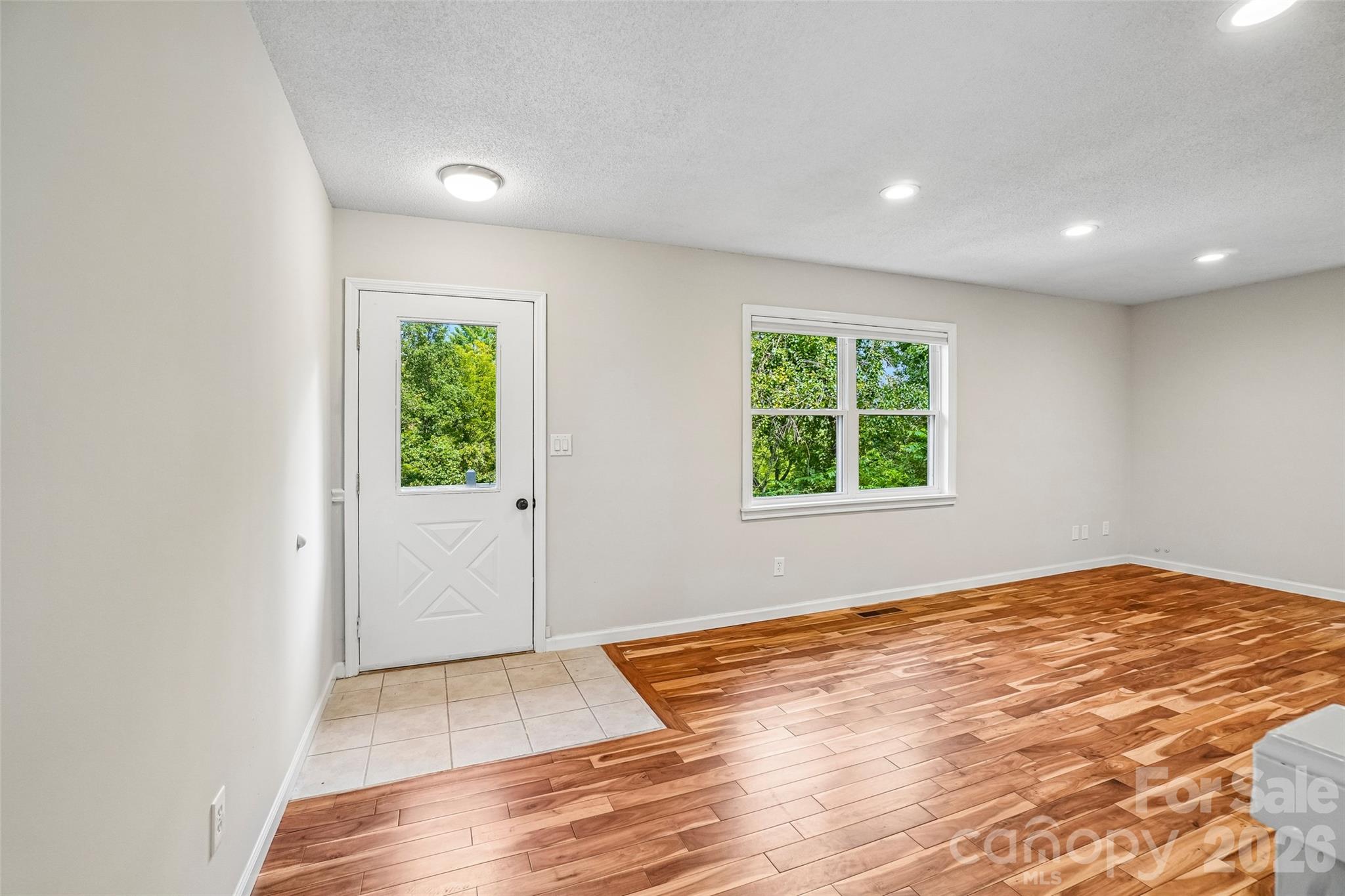 19 Jupiter Heights Property Photo 33