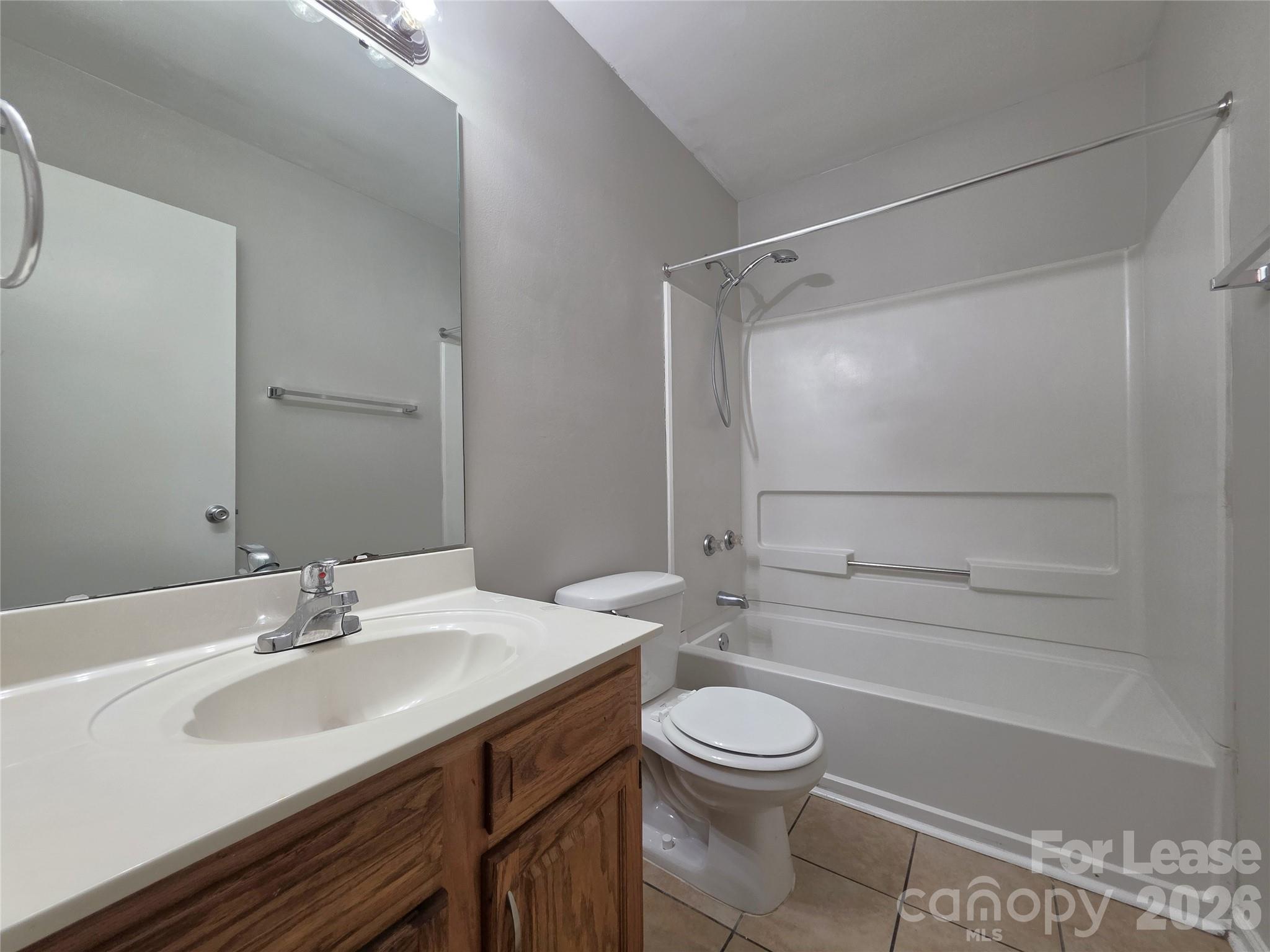 268 Southcircle Drive H Property Photo 10