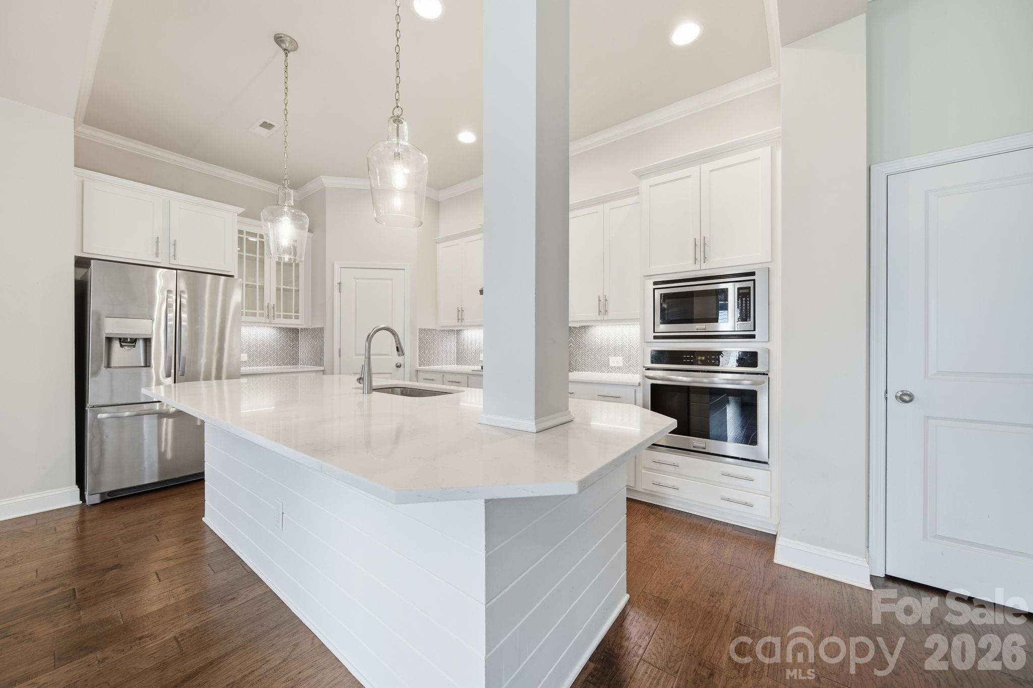 10112 Claire Vista Drive Property Photo 11