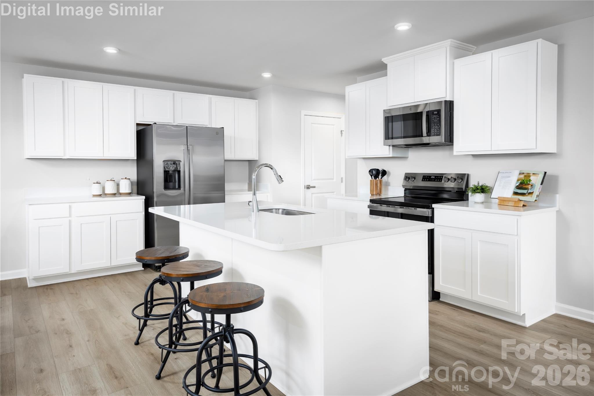 121 Auburn Hills Drive Property Photo 2