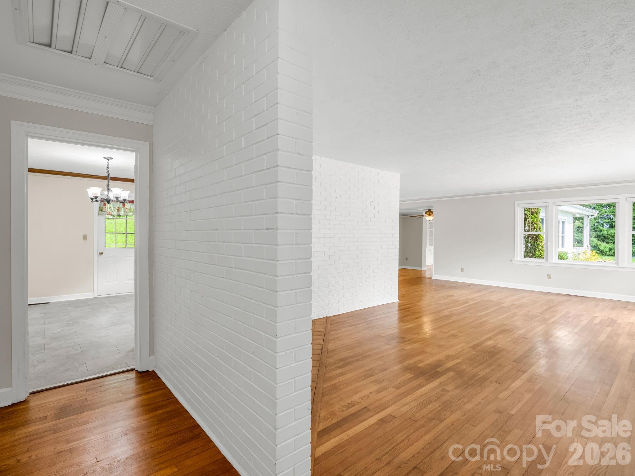 370 Orchard Circle Property Photo 5
