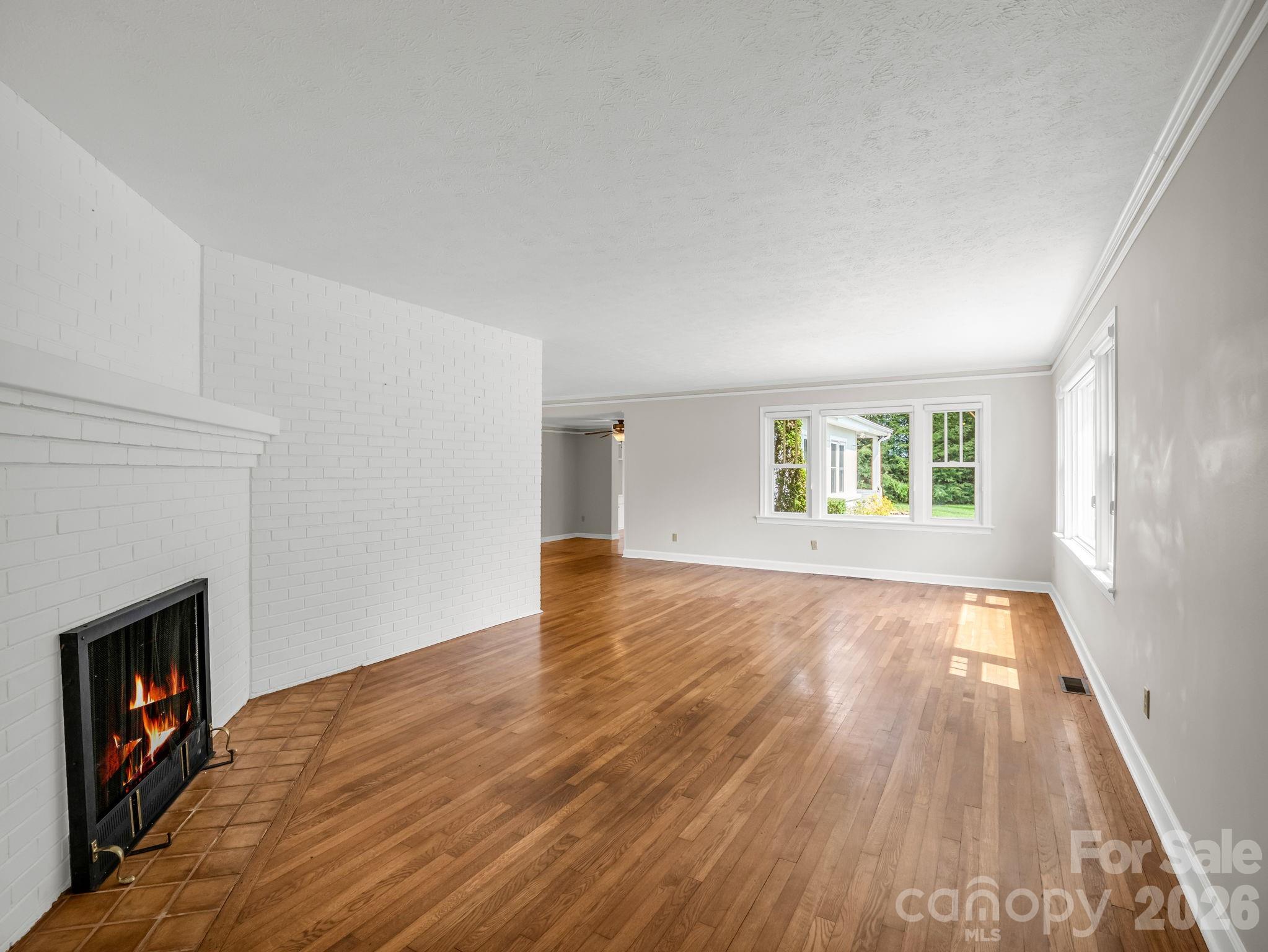 370 Orchard Circle Property Photo 6