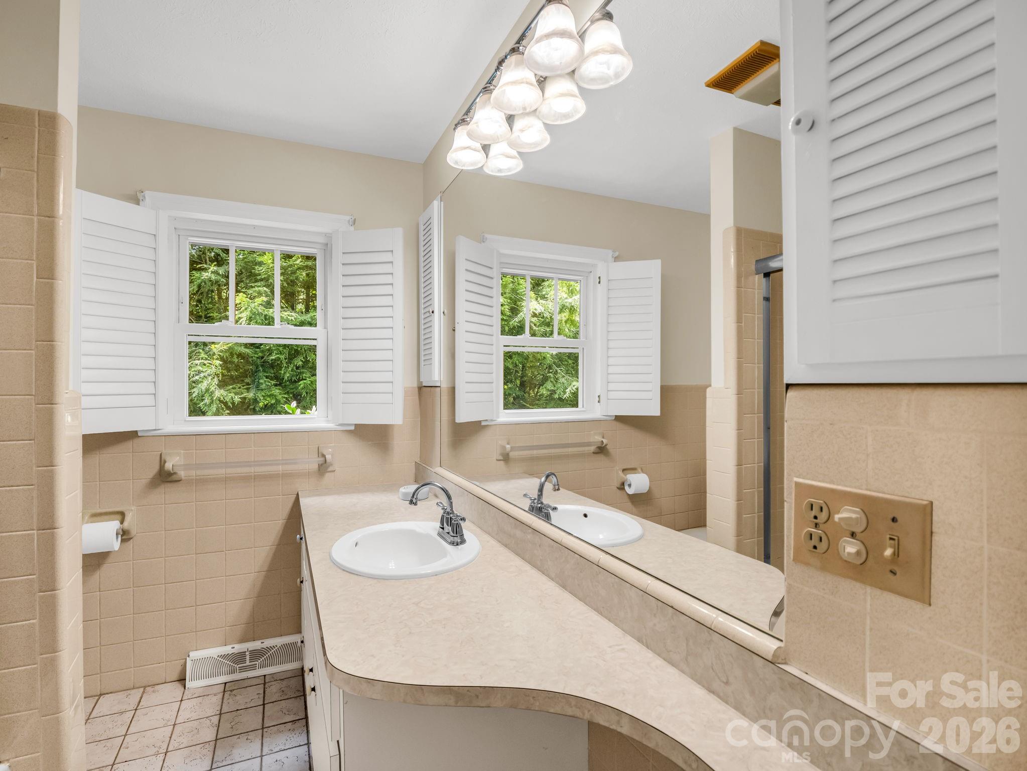 370 Orchard Circle Property Photo 21