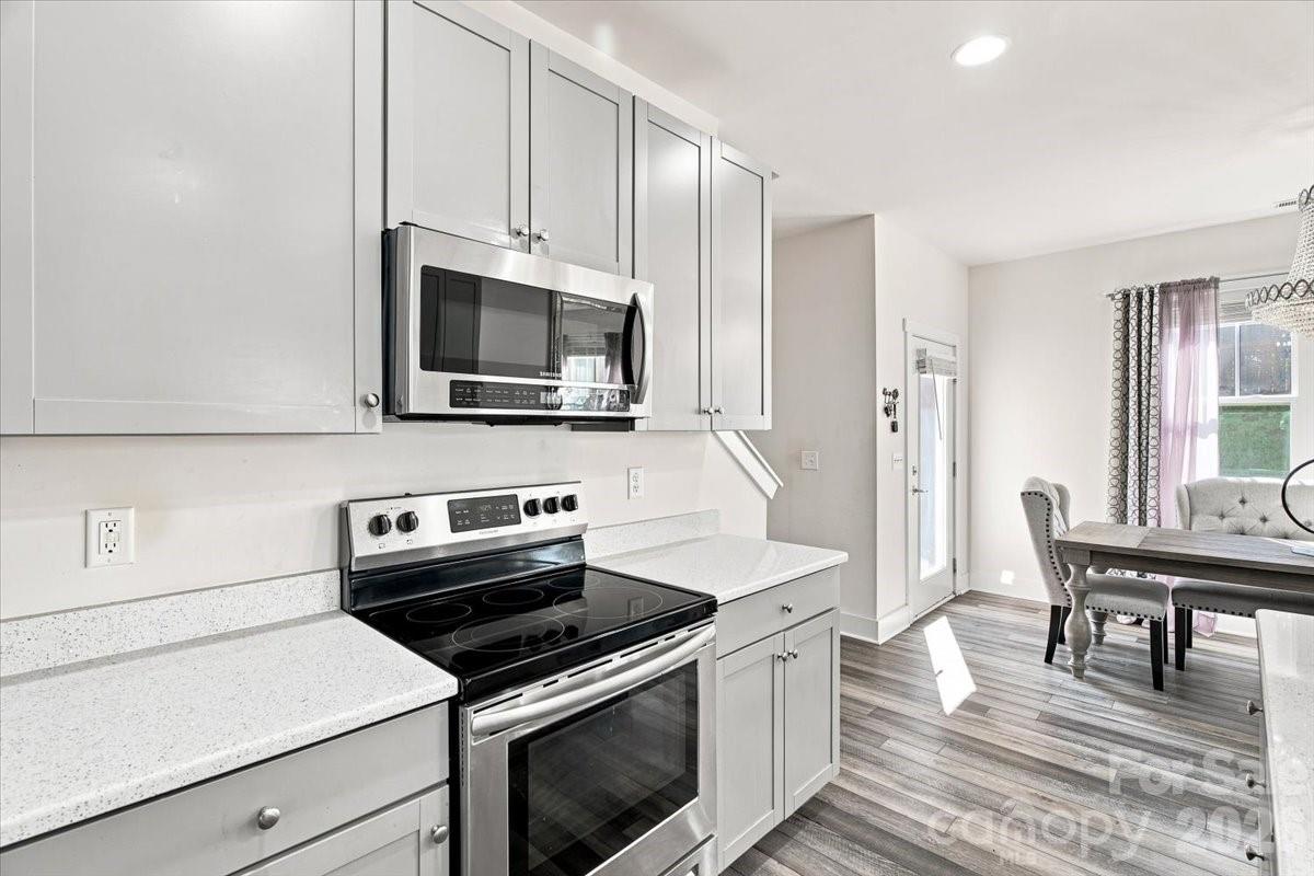 15 Hyde Park Place Property Photo 12