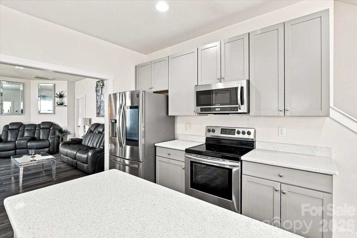 15 Hyde Park Place Property Photo 15