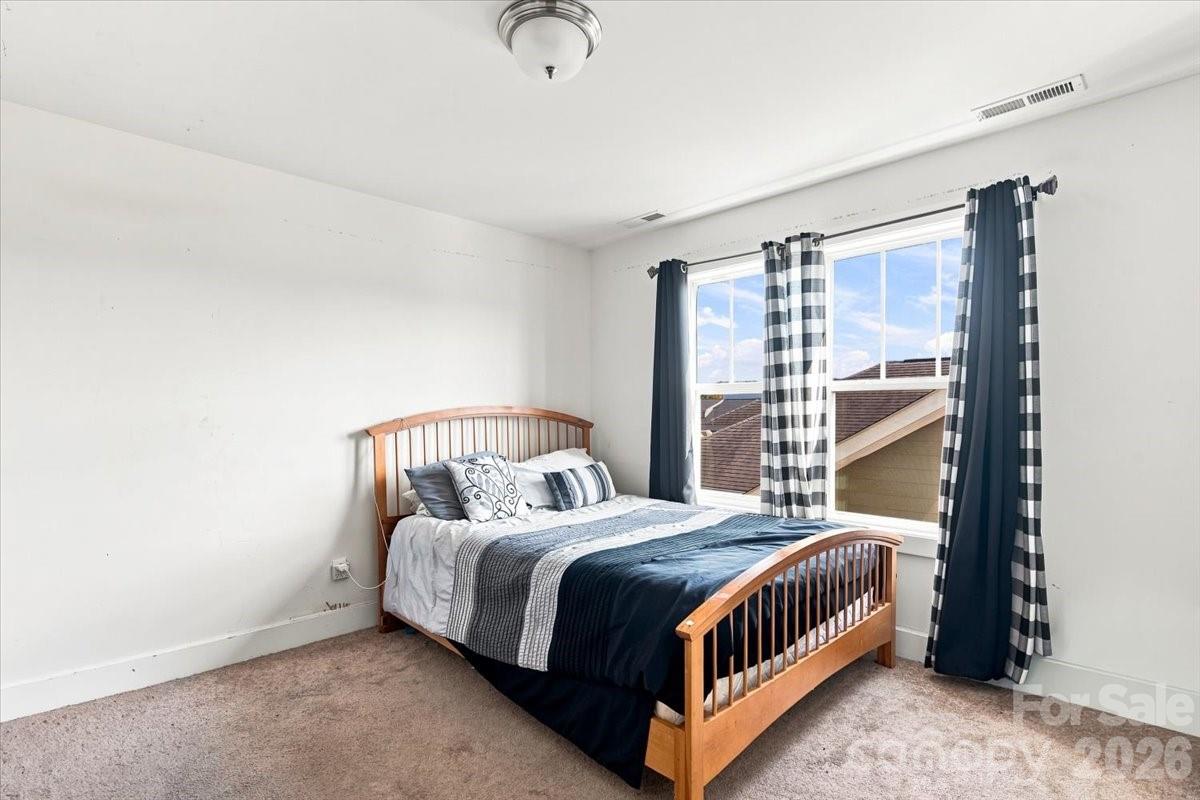 15 Hyde Park Place Property Photo 25