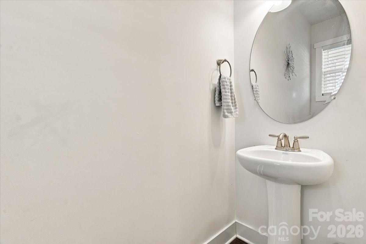 15 Hyde Park Place Property Photo 29