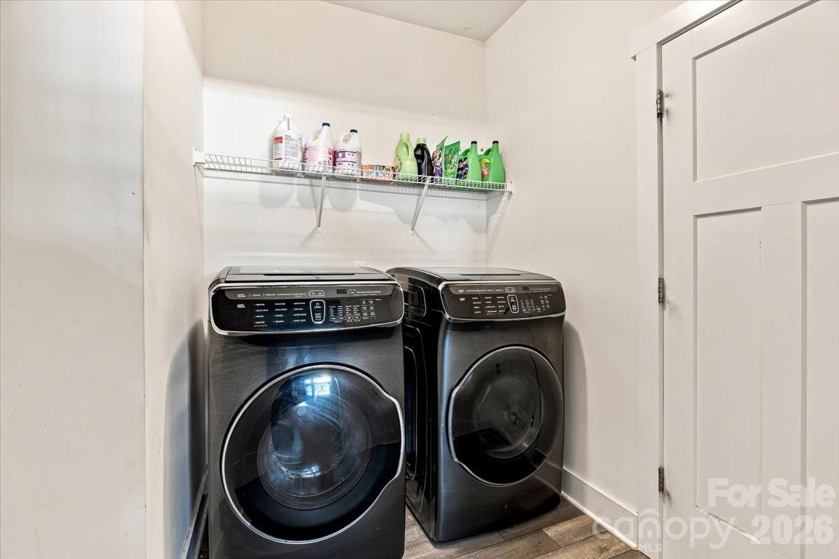 15 Hyde Park Place Property Photo 30