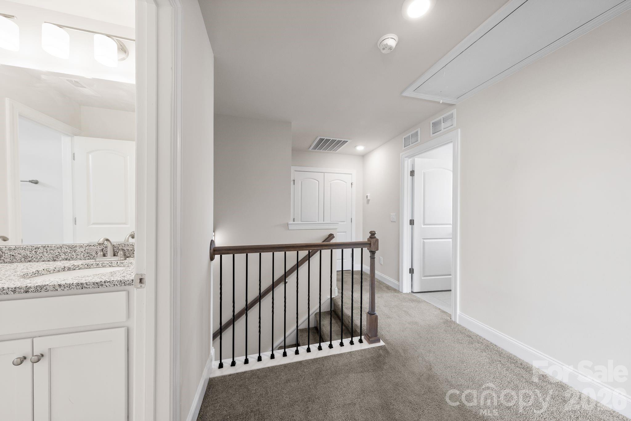 411 Hickory View Drive Property Photo 16