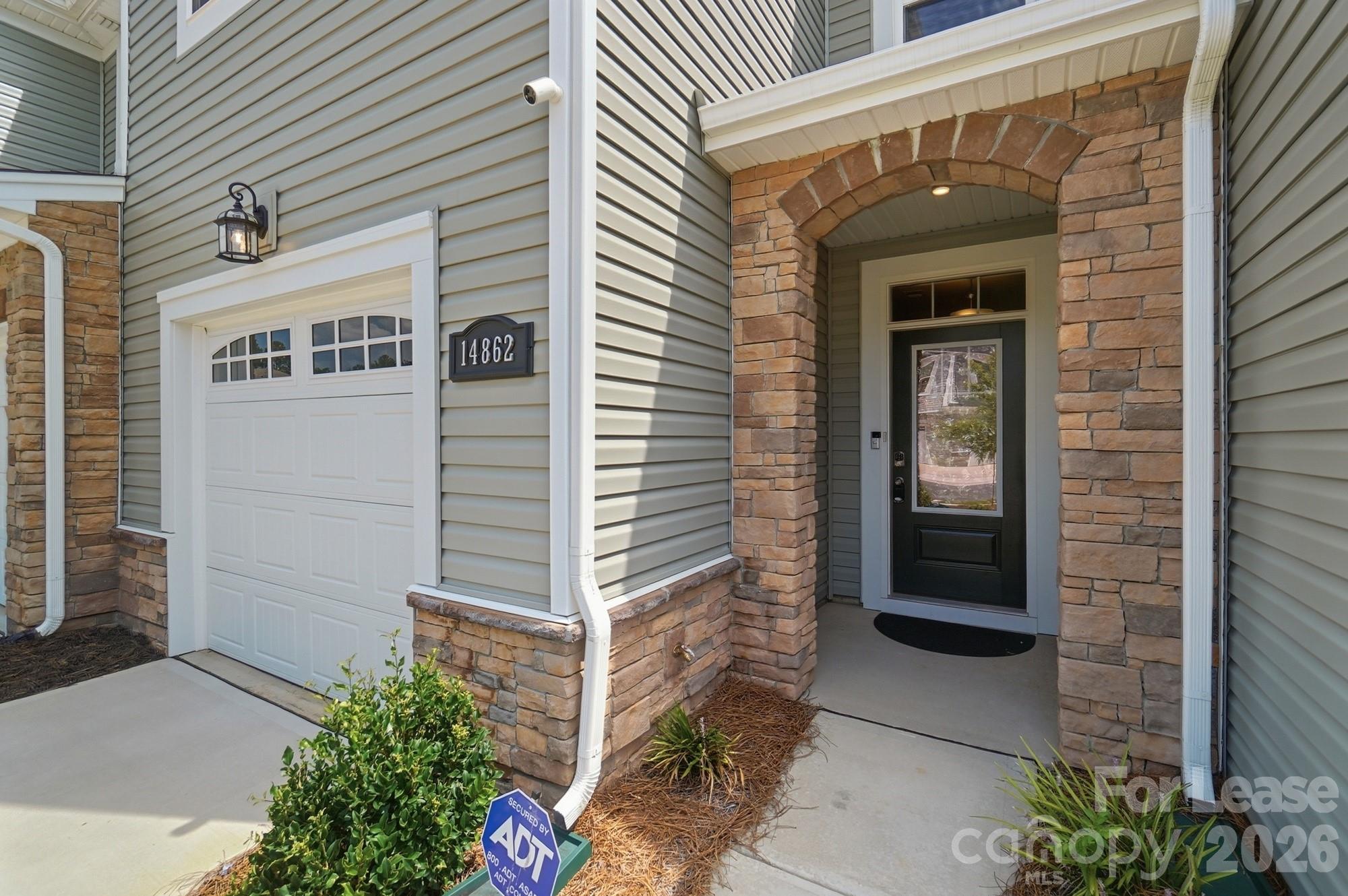 14862 Tamarack Drive Property Photo 3