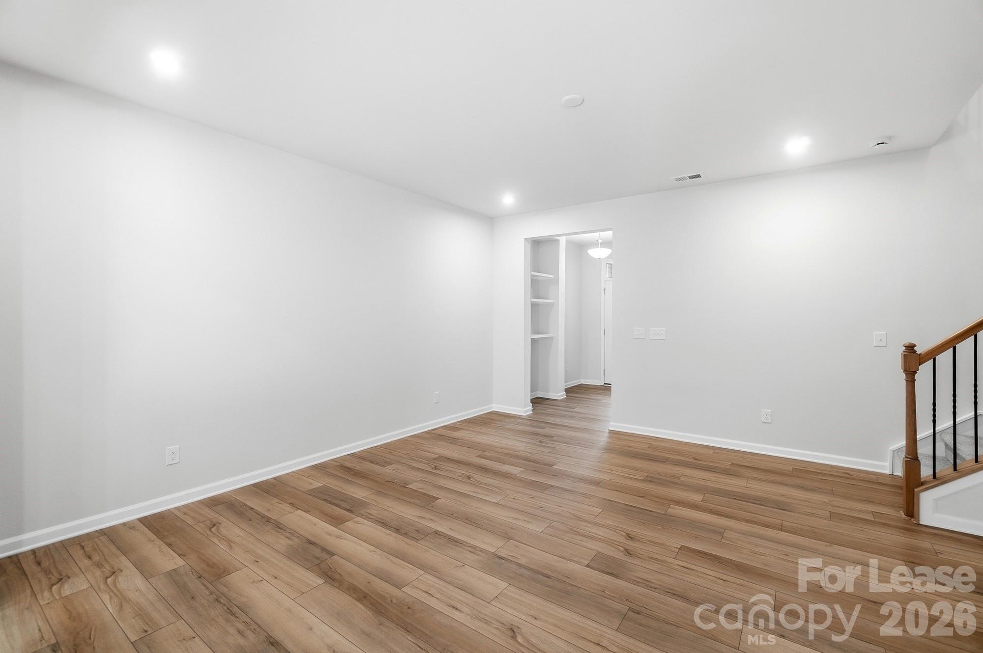 14862 Tamarack Drive Property Photo 11