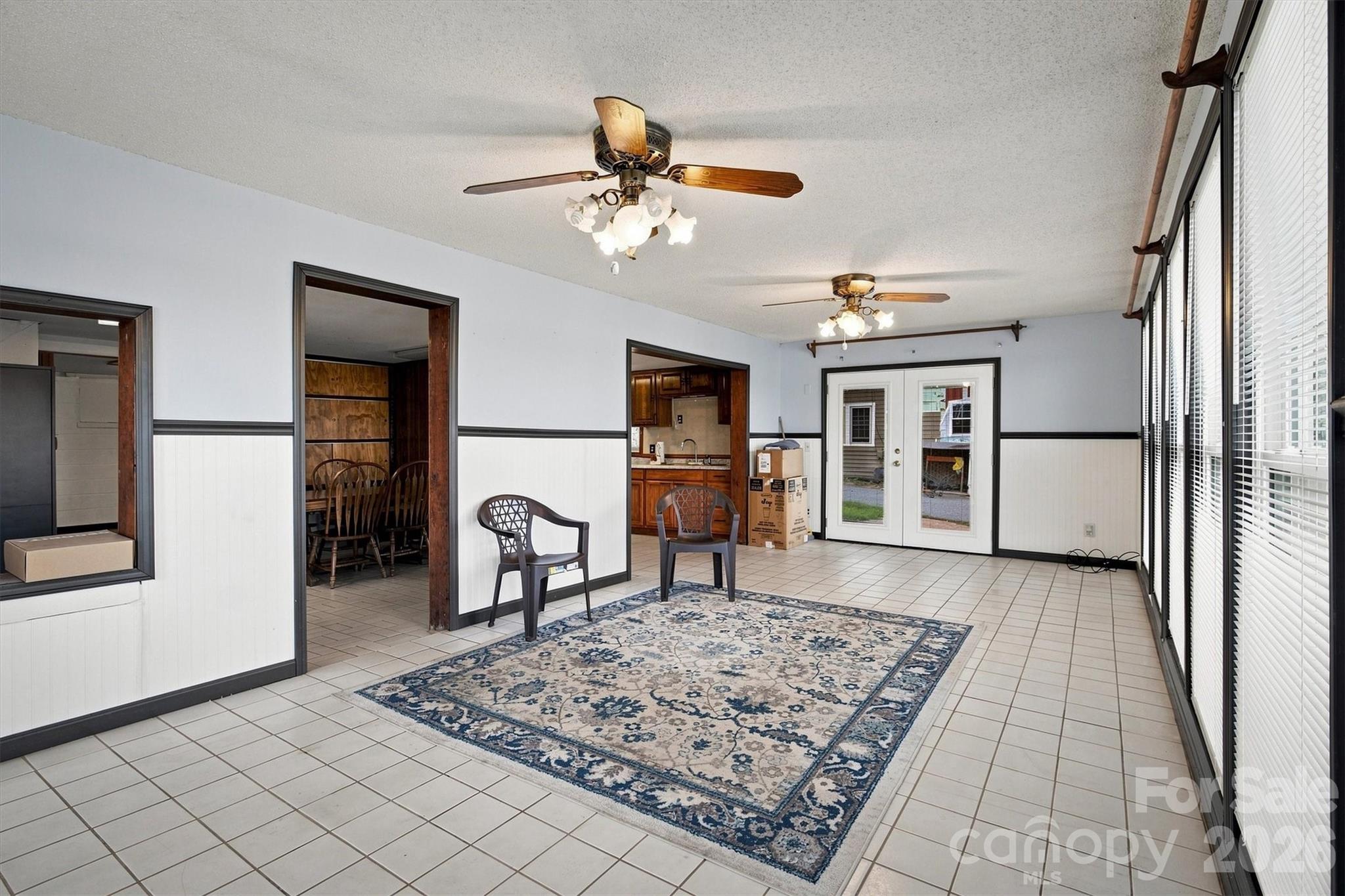 4928 Northcrest Street Property Photo 5