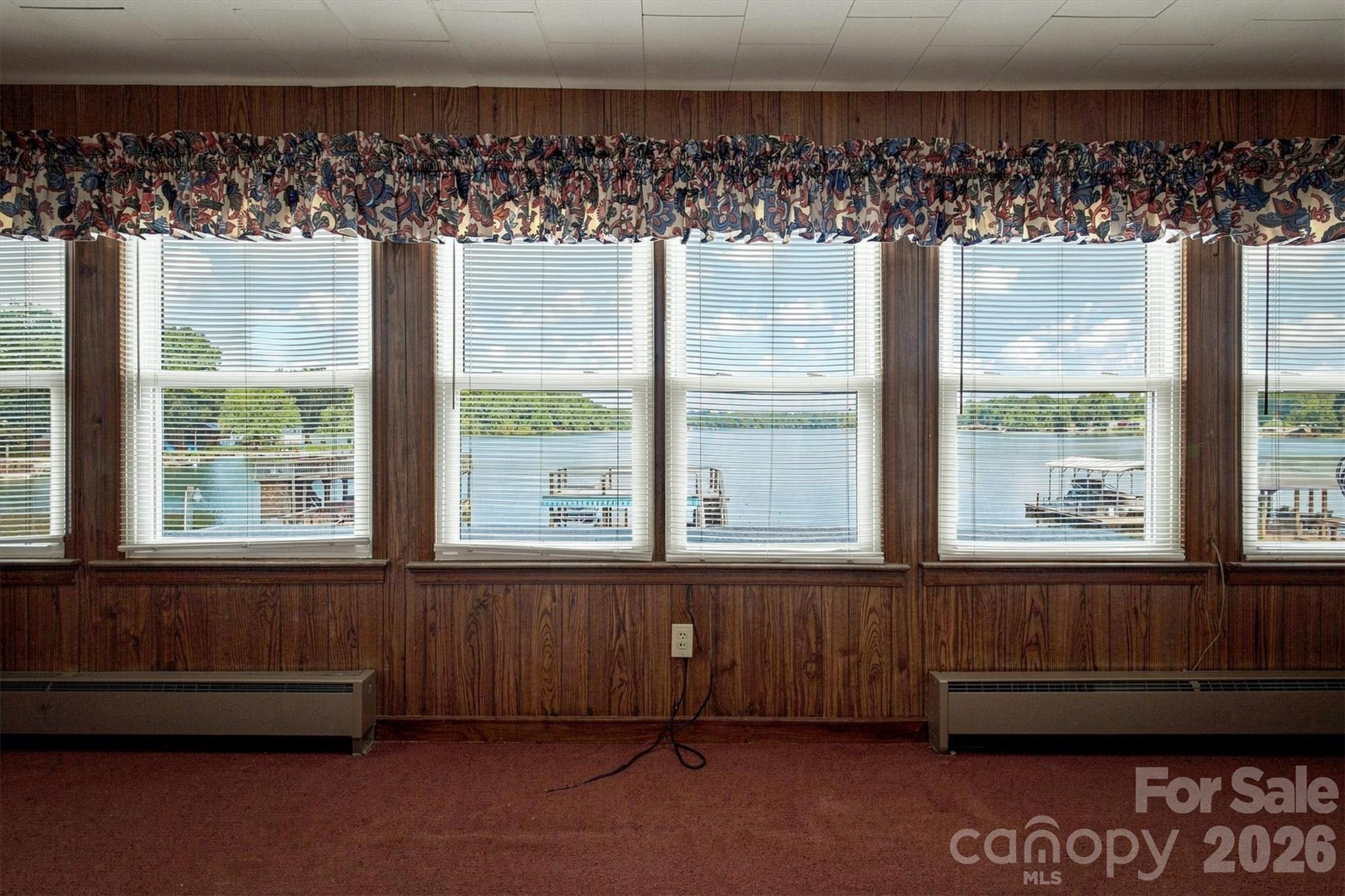 4928 Northcrest Street Property Photo 7