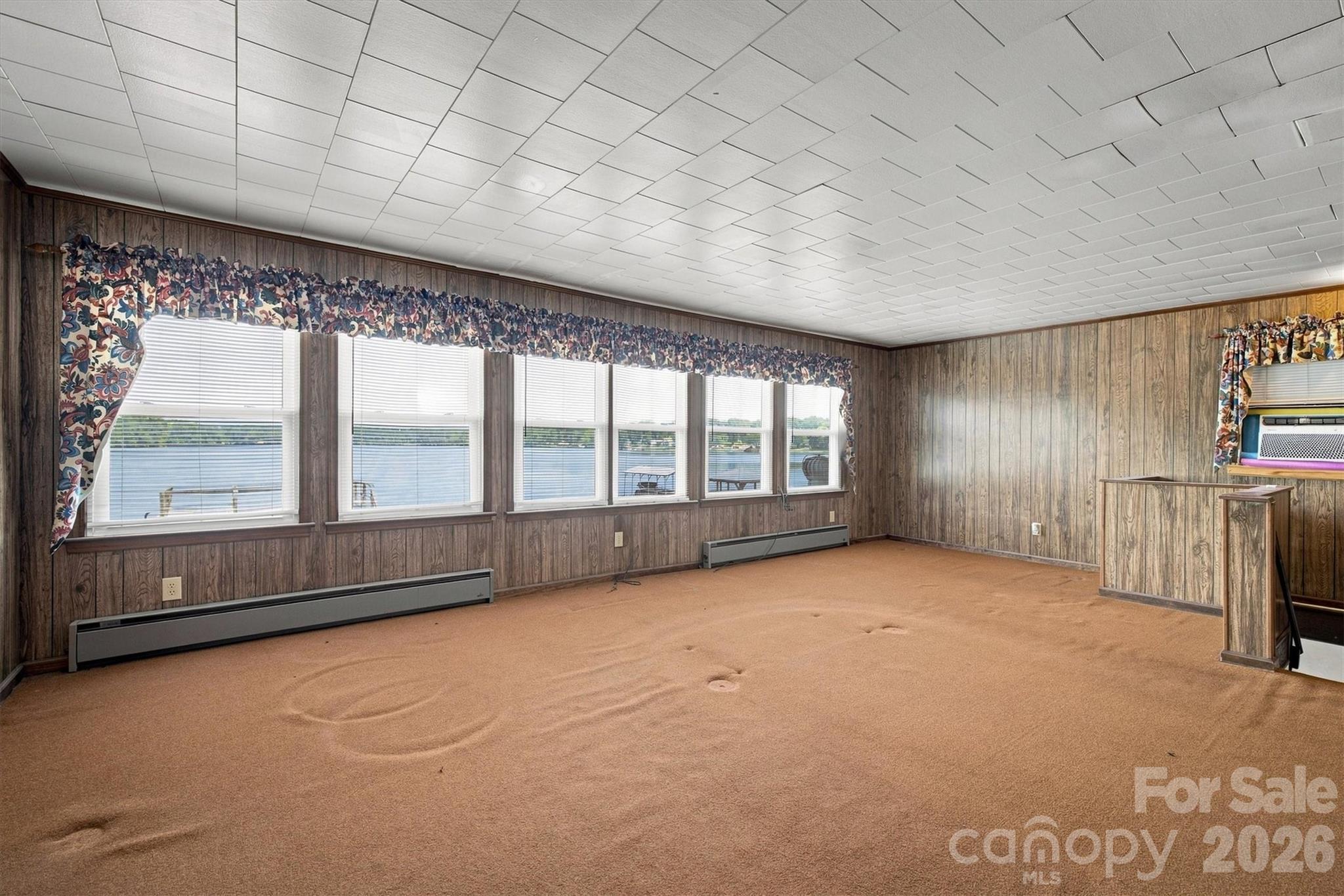 4928 Northcrest Street Property Photo 8