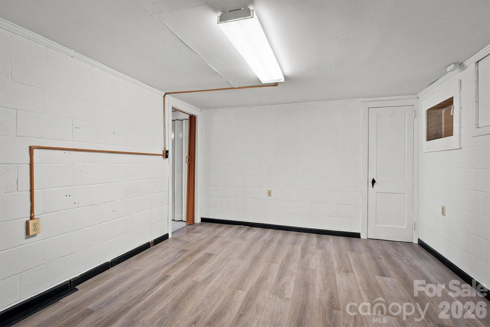 4928 Northcrest Street Property Photo 10