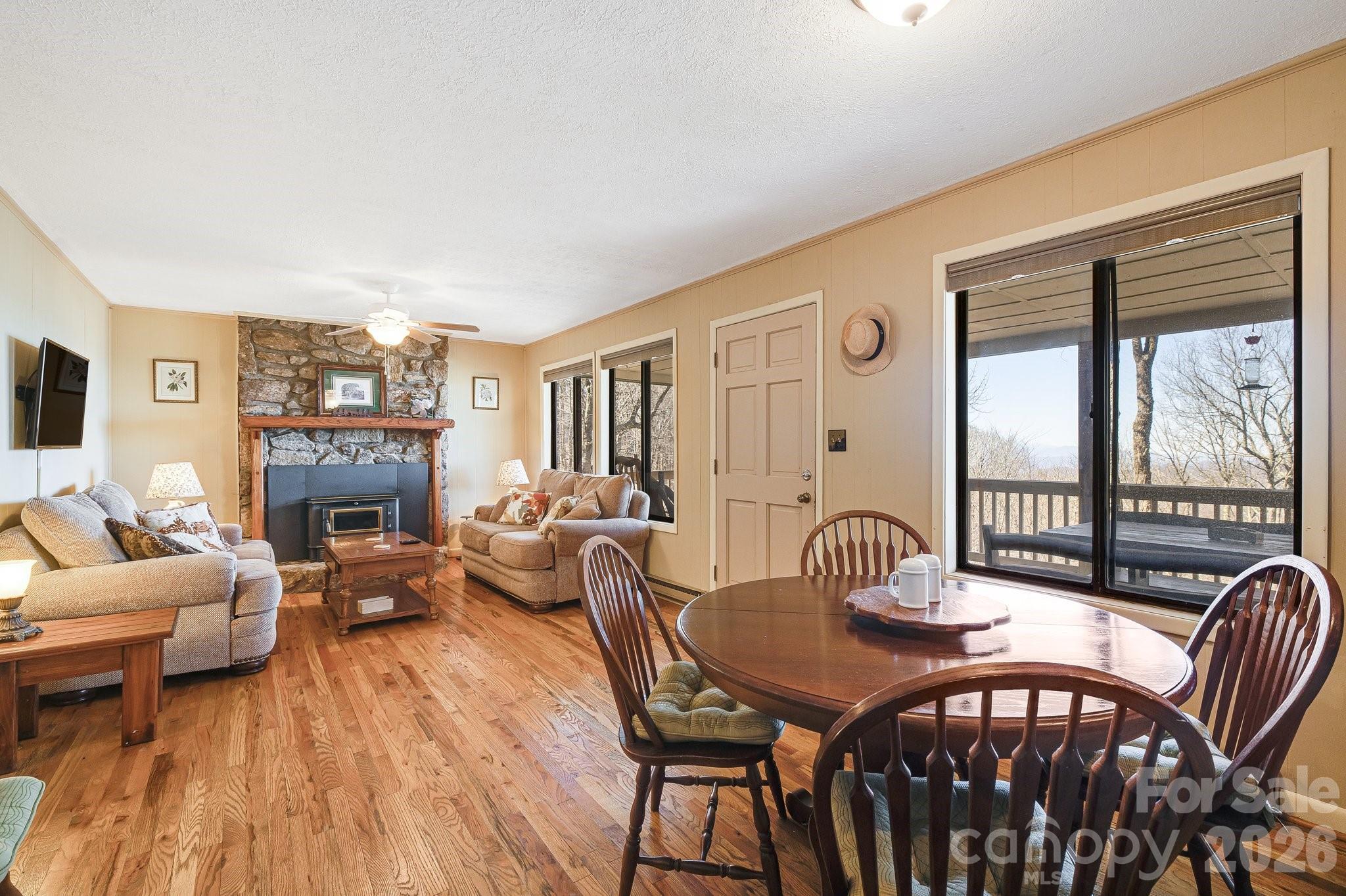 170 Lucas Lane Property Photo 4