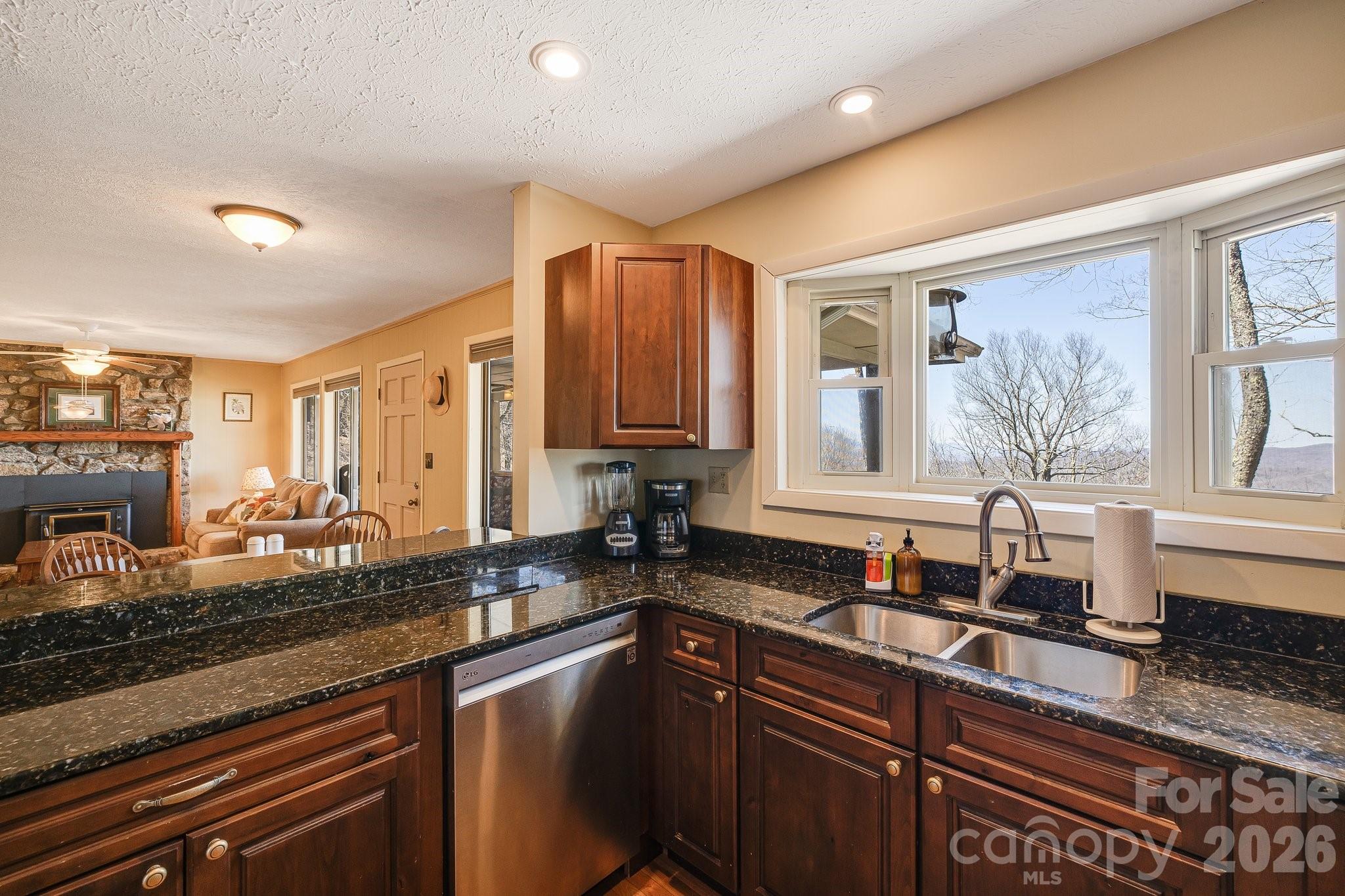 170 Lucas Lane Property Photo 9