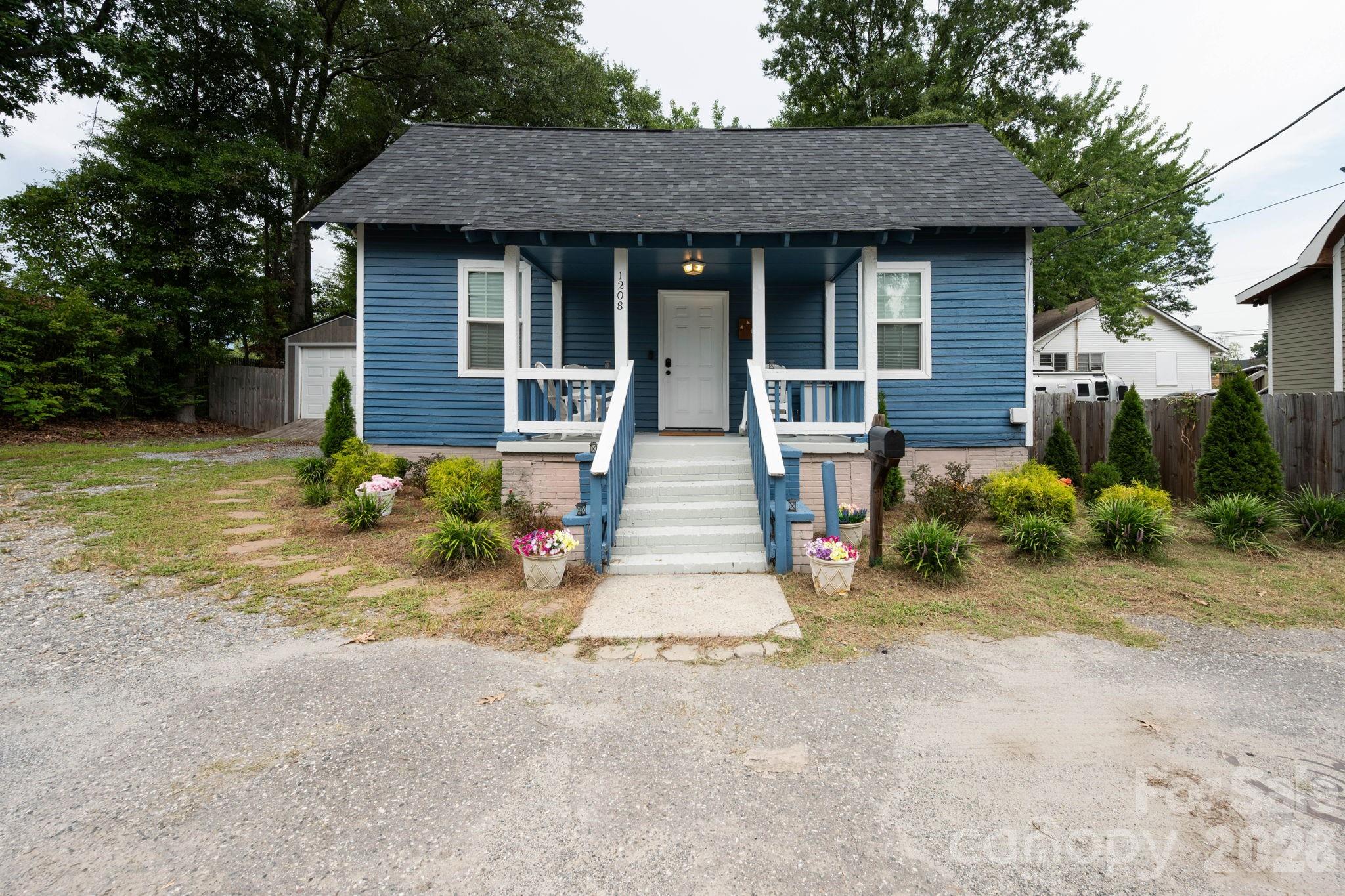 1208 Phillips Court Property Photo 1