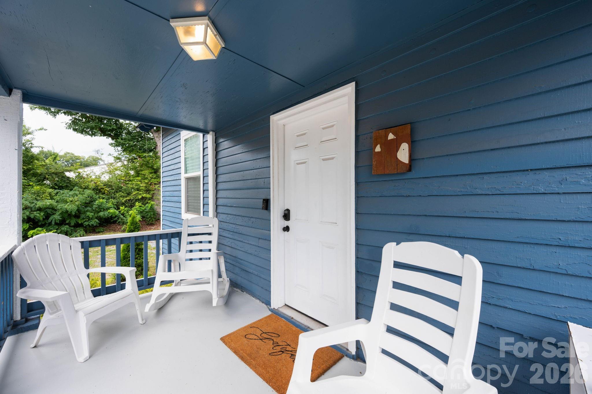 1208 Phillips Court Property Photo 2