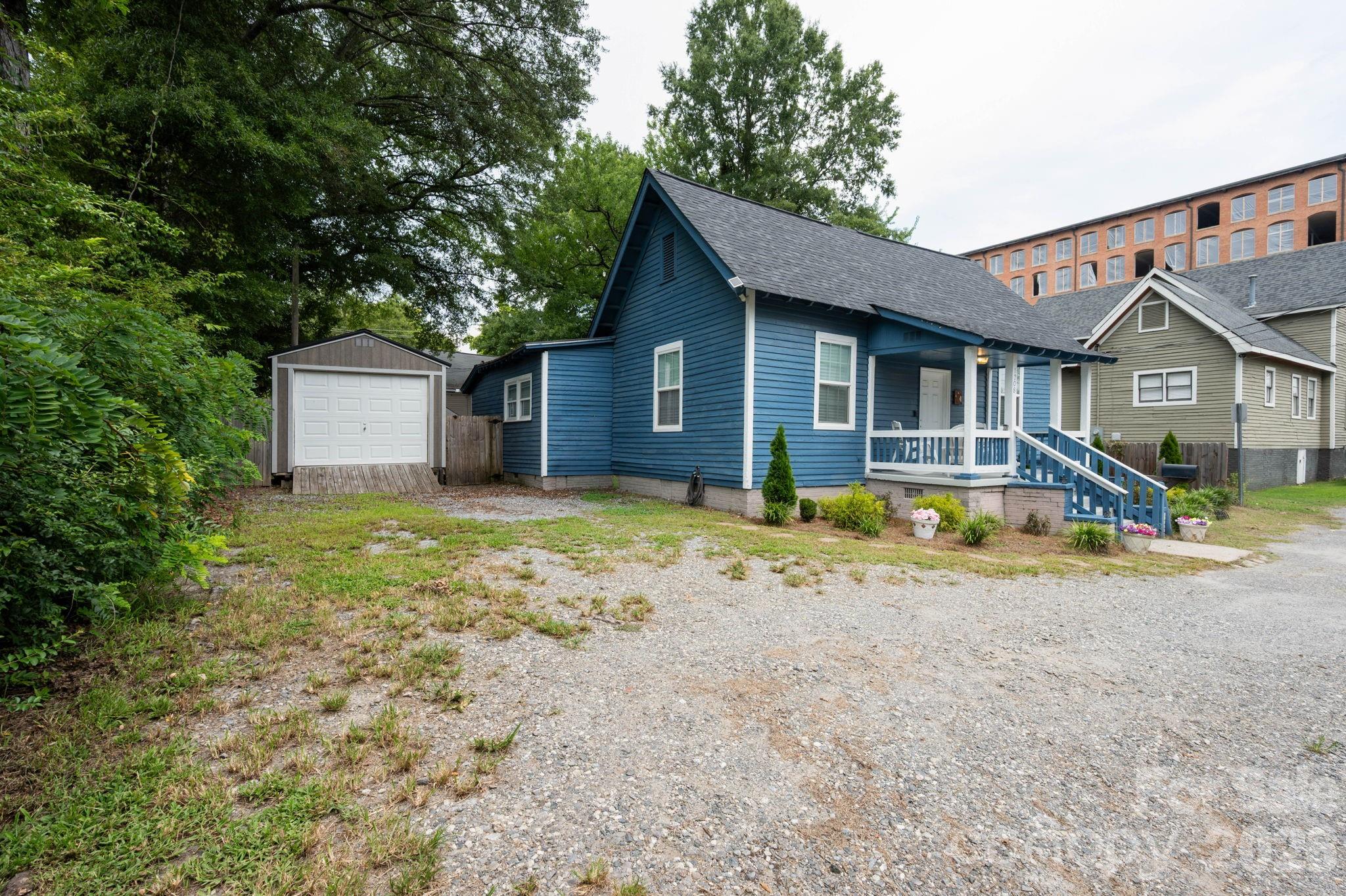 1208 Phillips Court Property Photo 7