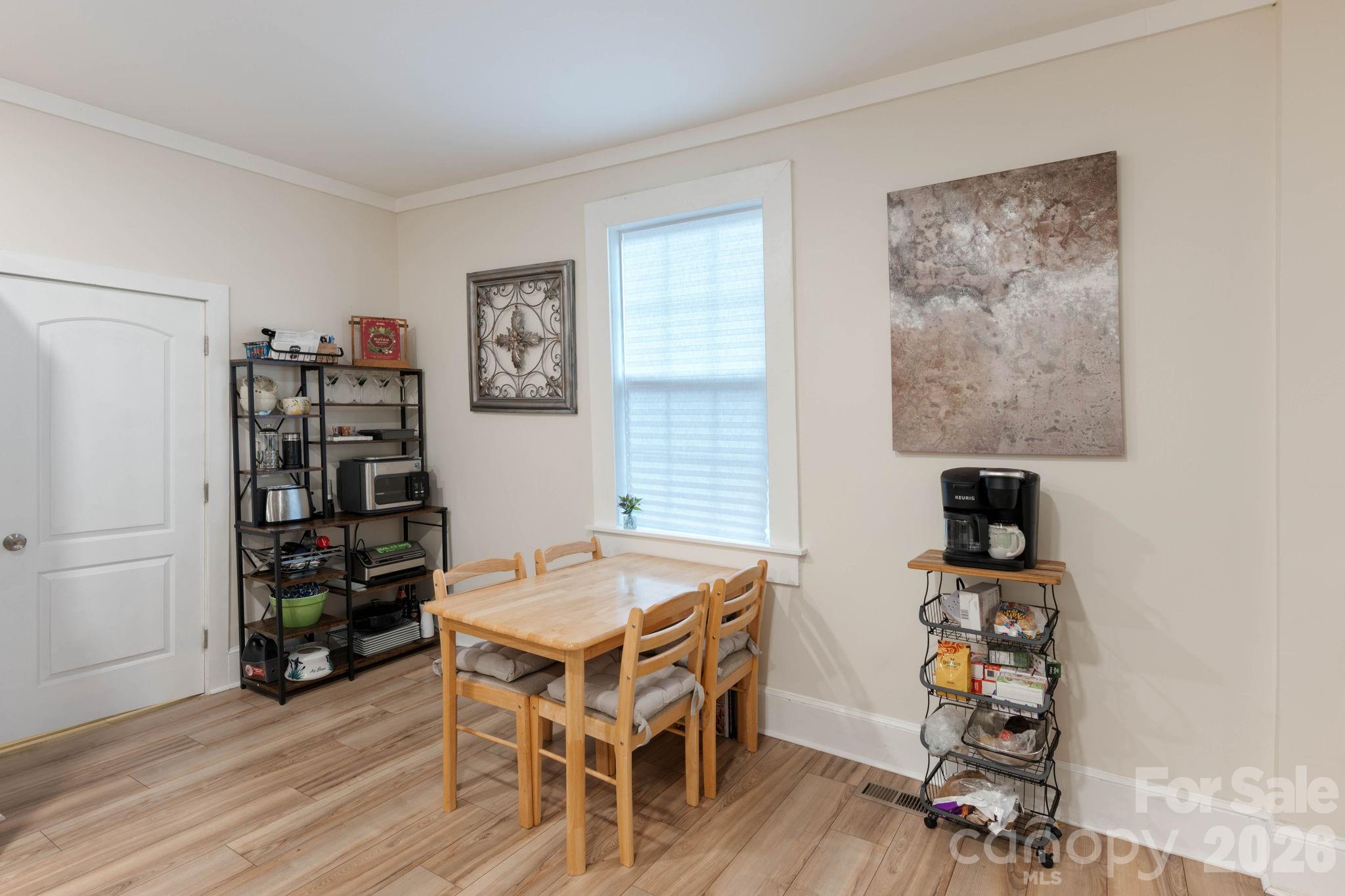 1208 Phillips Court Property Photo 12