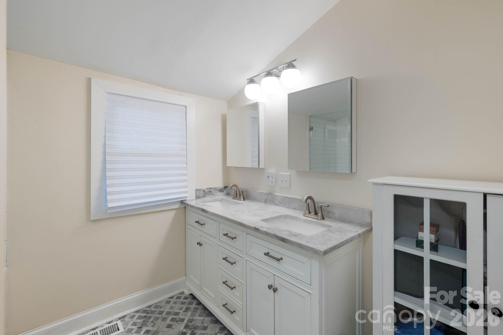 1208 Phillips Court Property Photo 19
