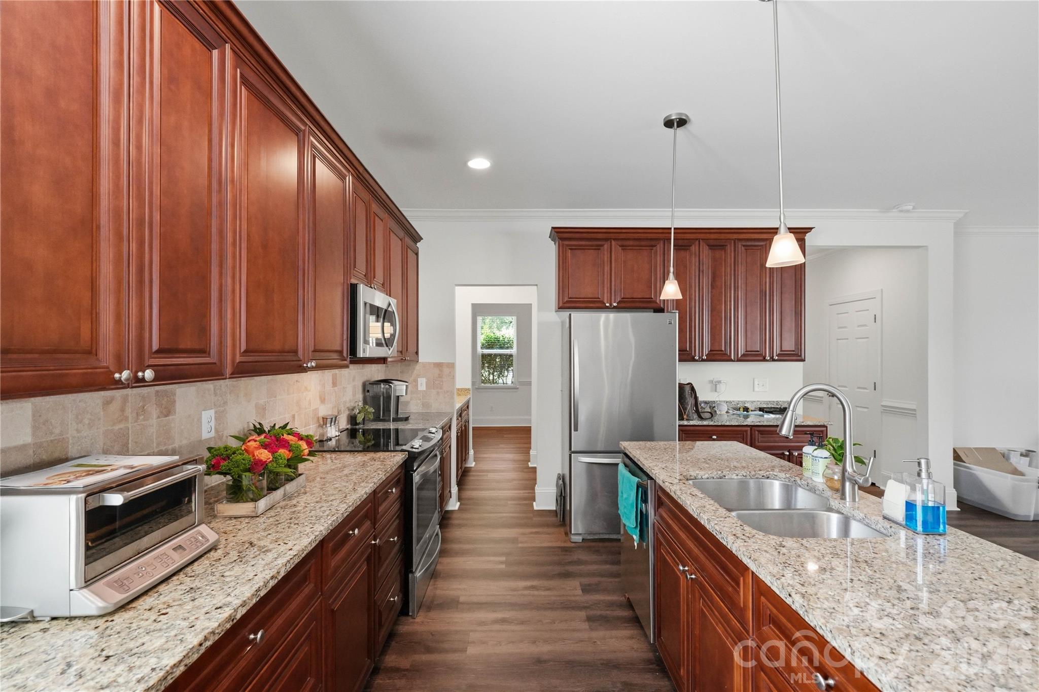 20264 Harroway Drive Property Photo 13