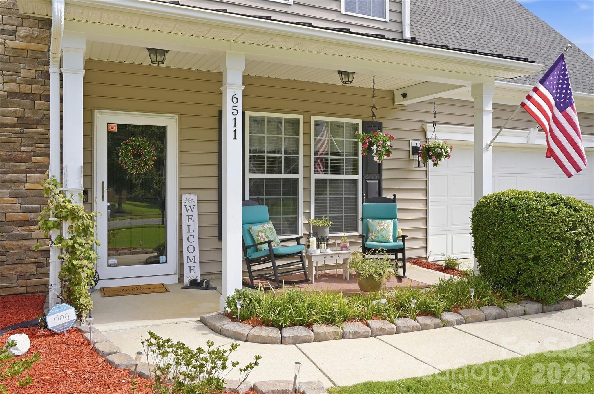 6511 Fieldstone Manor Drive Property Photo 3