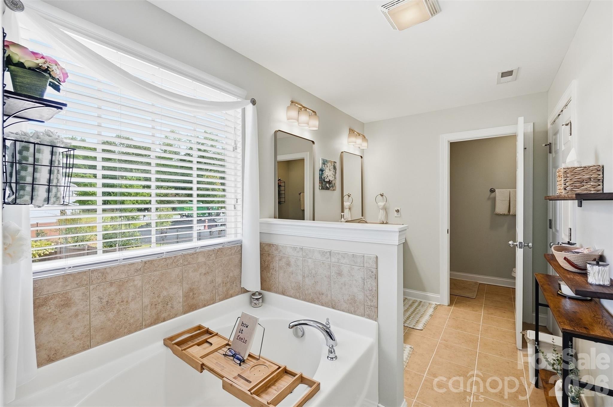 6511 Fieldstone Manor Drive Property Photo 23