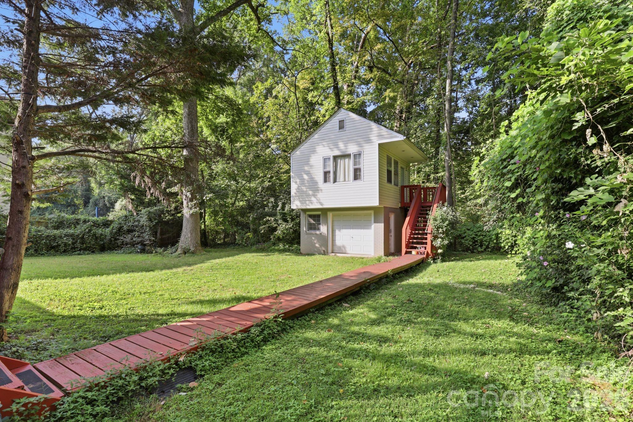 2316 Kingsbury Drive Property Photo 4