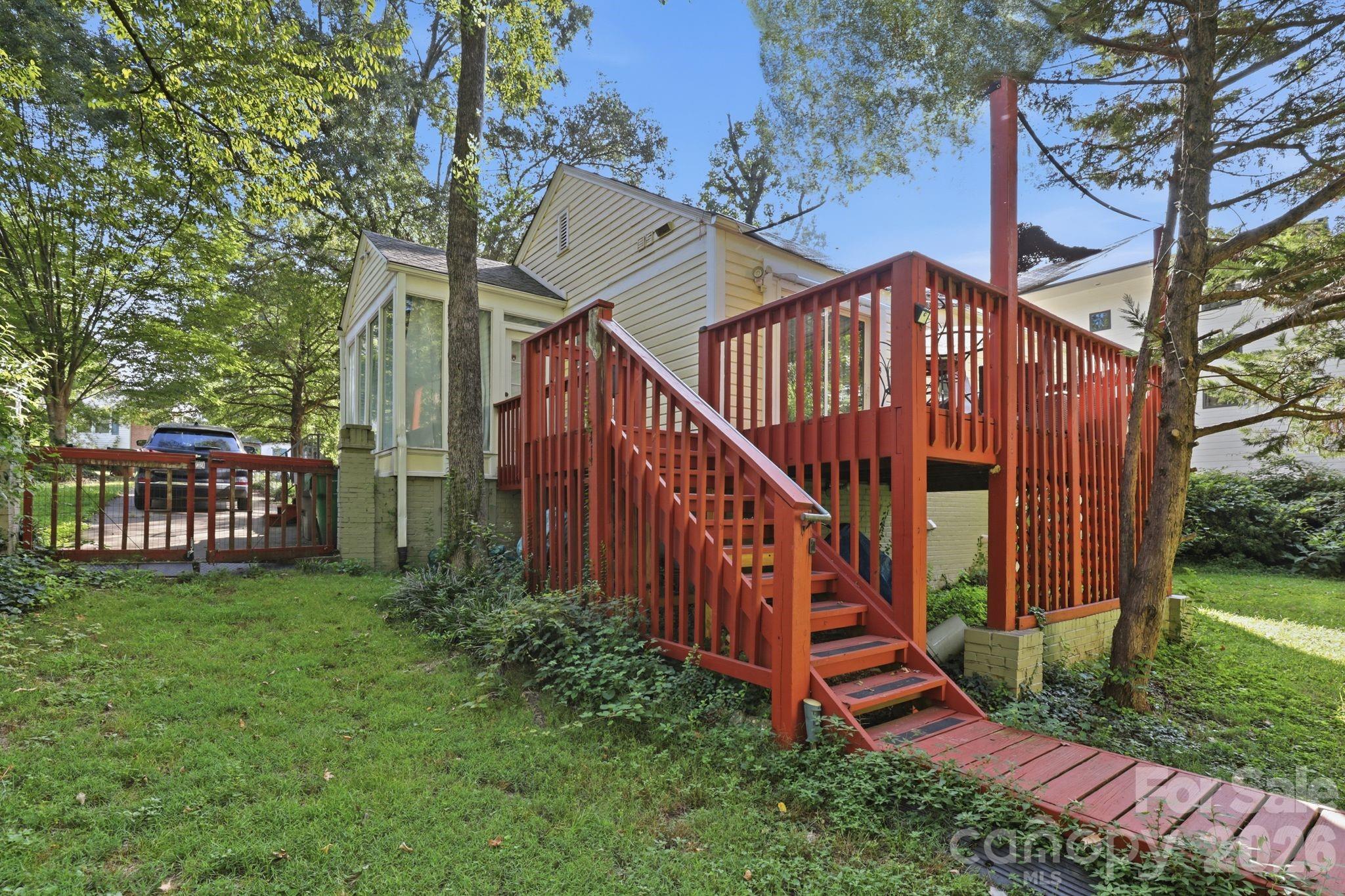 2316 Kingsbury Drive Property Photo 5