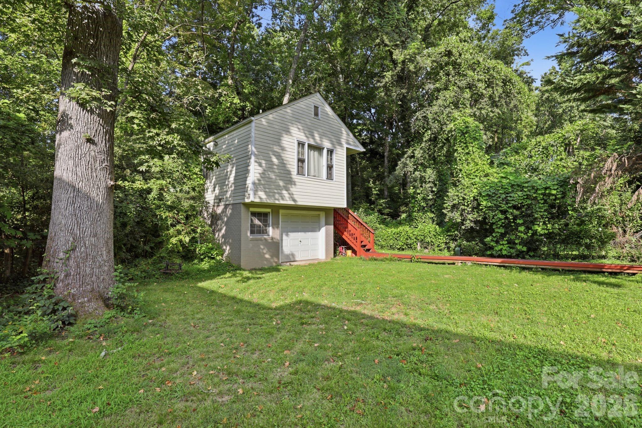 2316 Kingsbury Drive Property Photo 7
