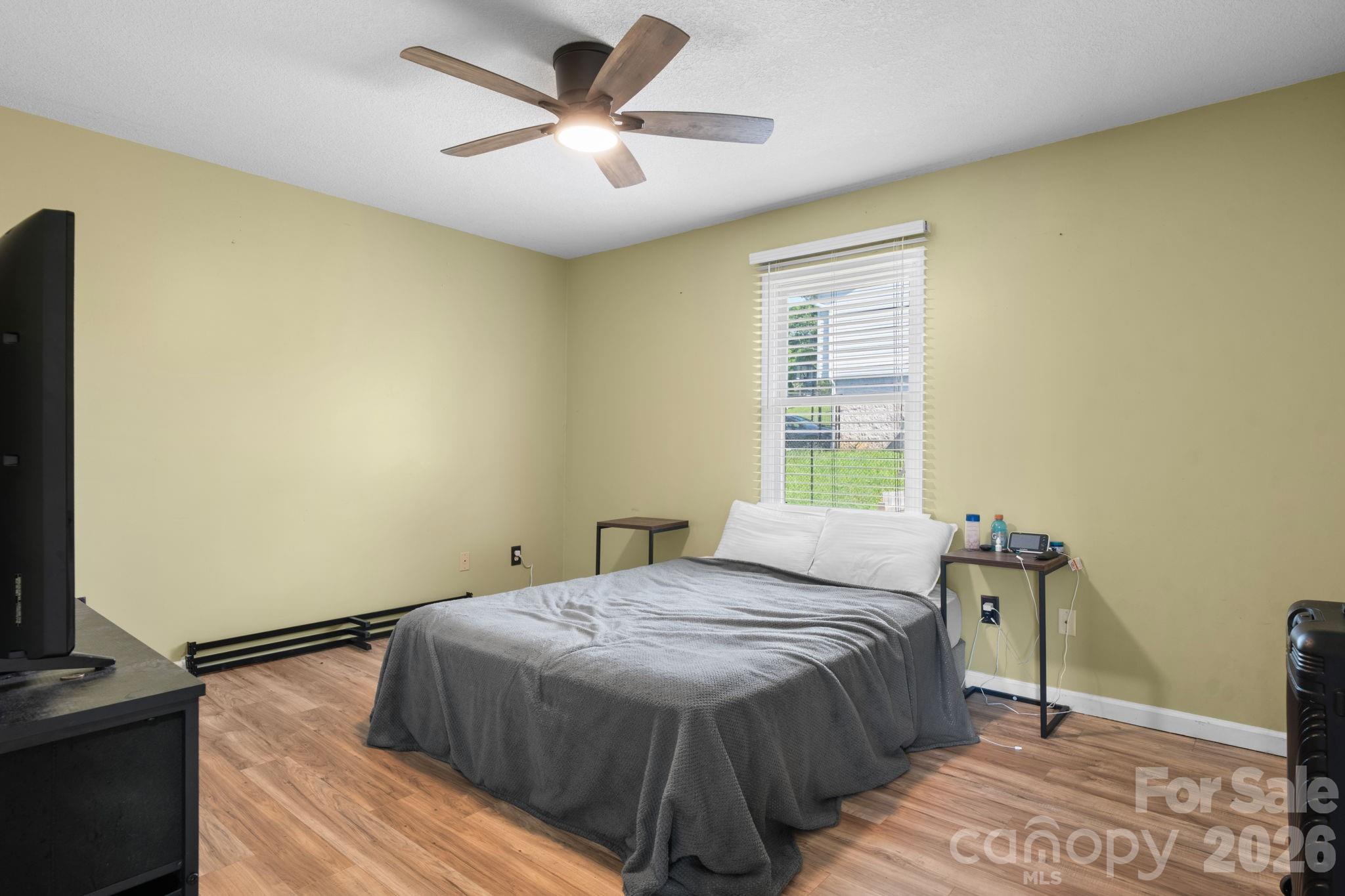804 Southside Court Property Photo 10