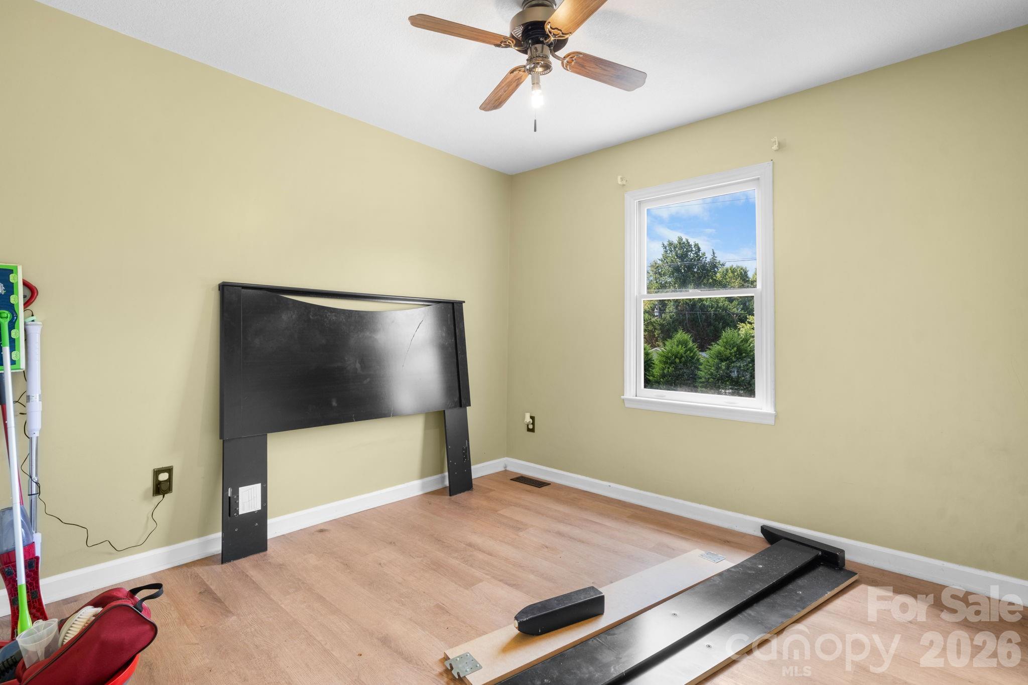 804 Southside Court Property Photo 13