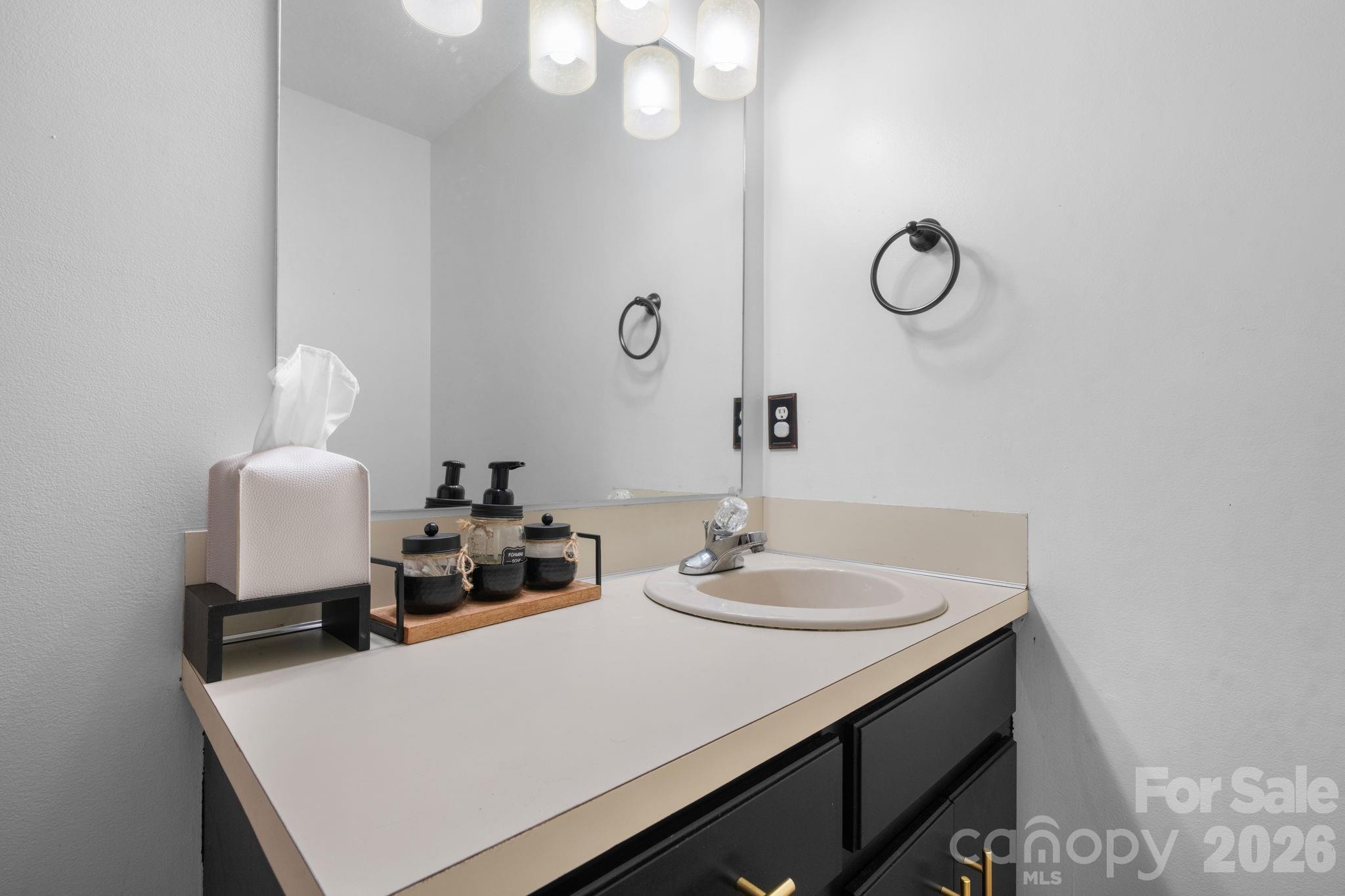 804 Southside Court Property Photo 15