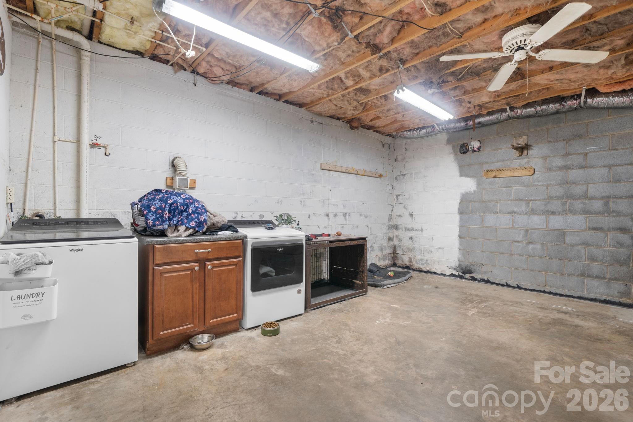 804 Southside Court Property Photo 17