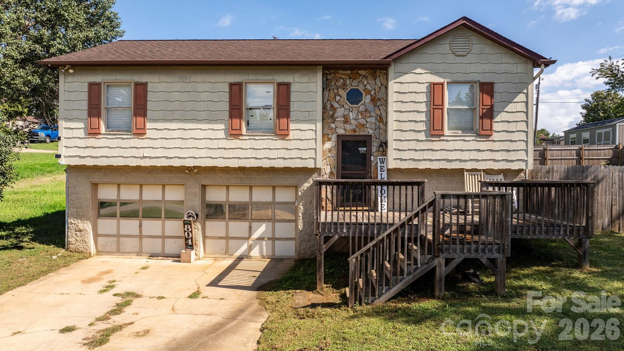 804 Southside Court Property Photo 23