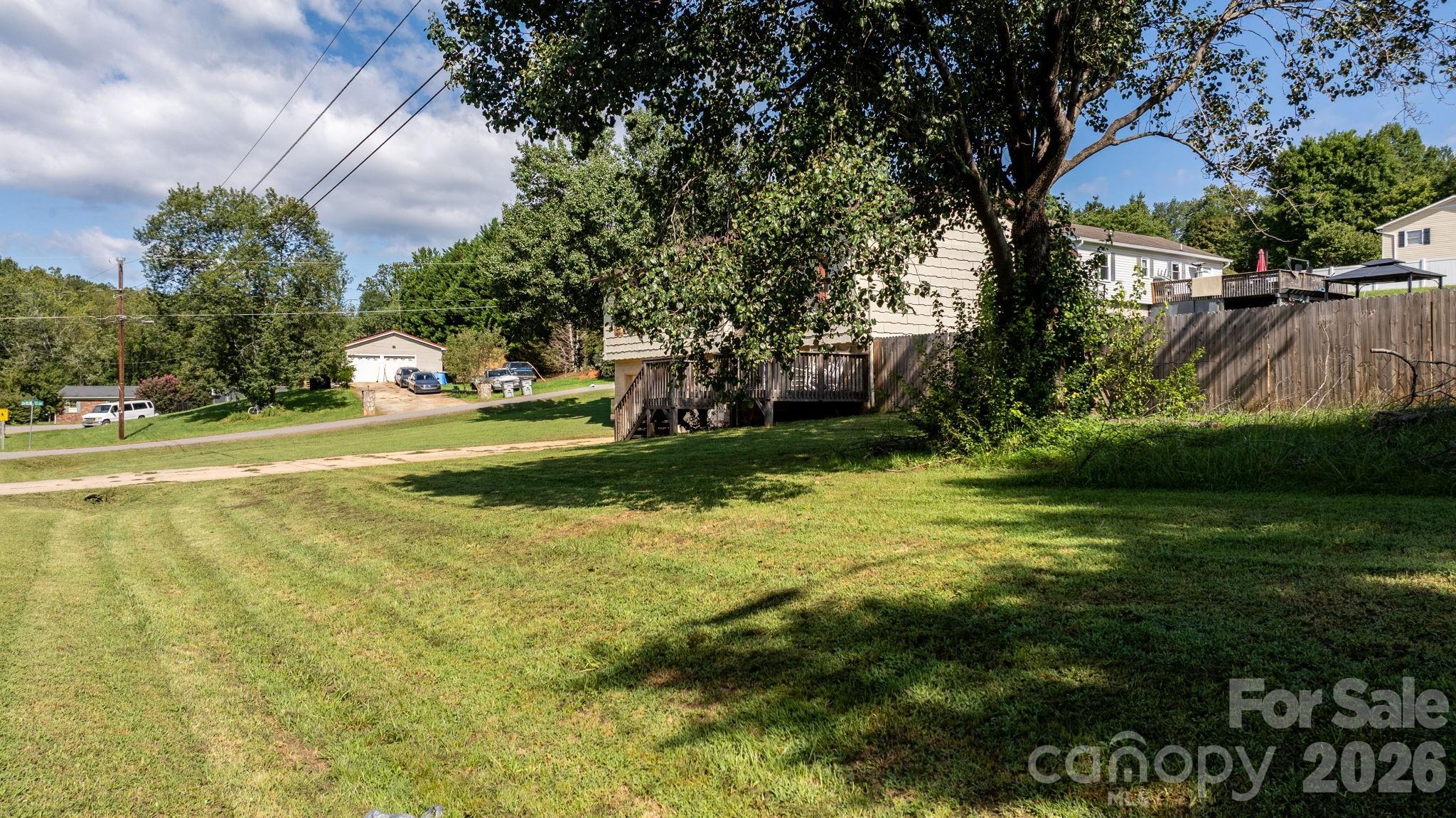 804 Southside Court Property Photo 25