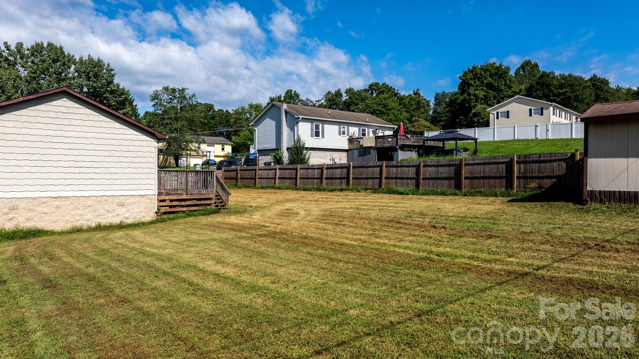 804 Southside Court Property Photo 26